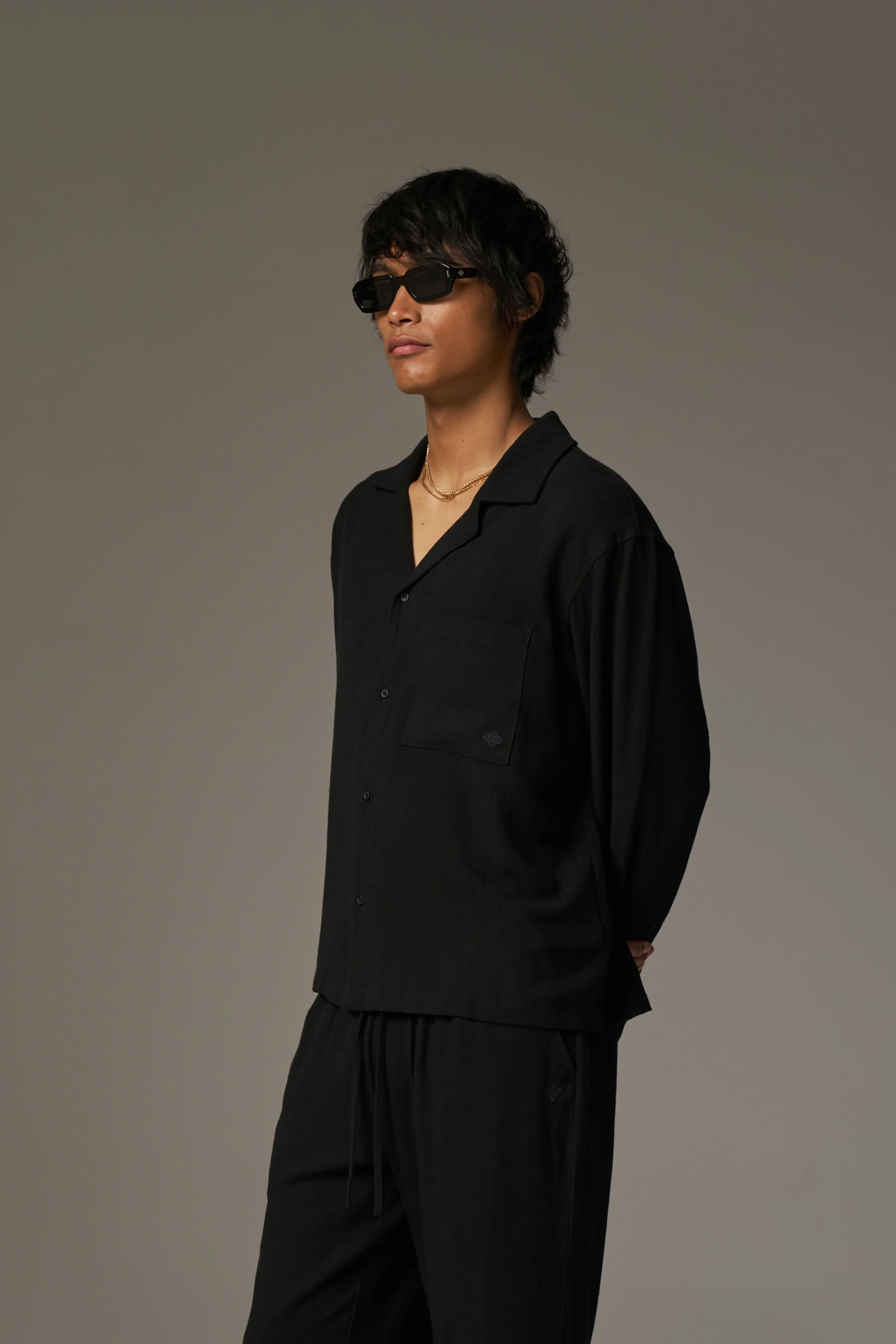 TEXTURED WOVEN SHIRT - BLACK