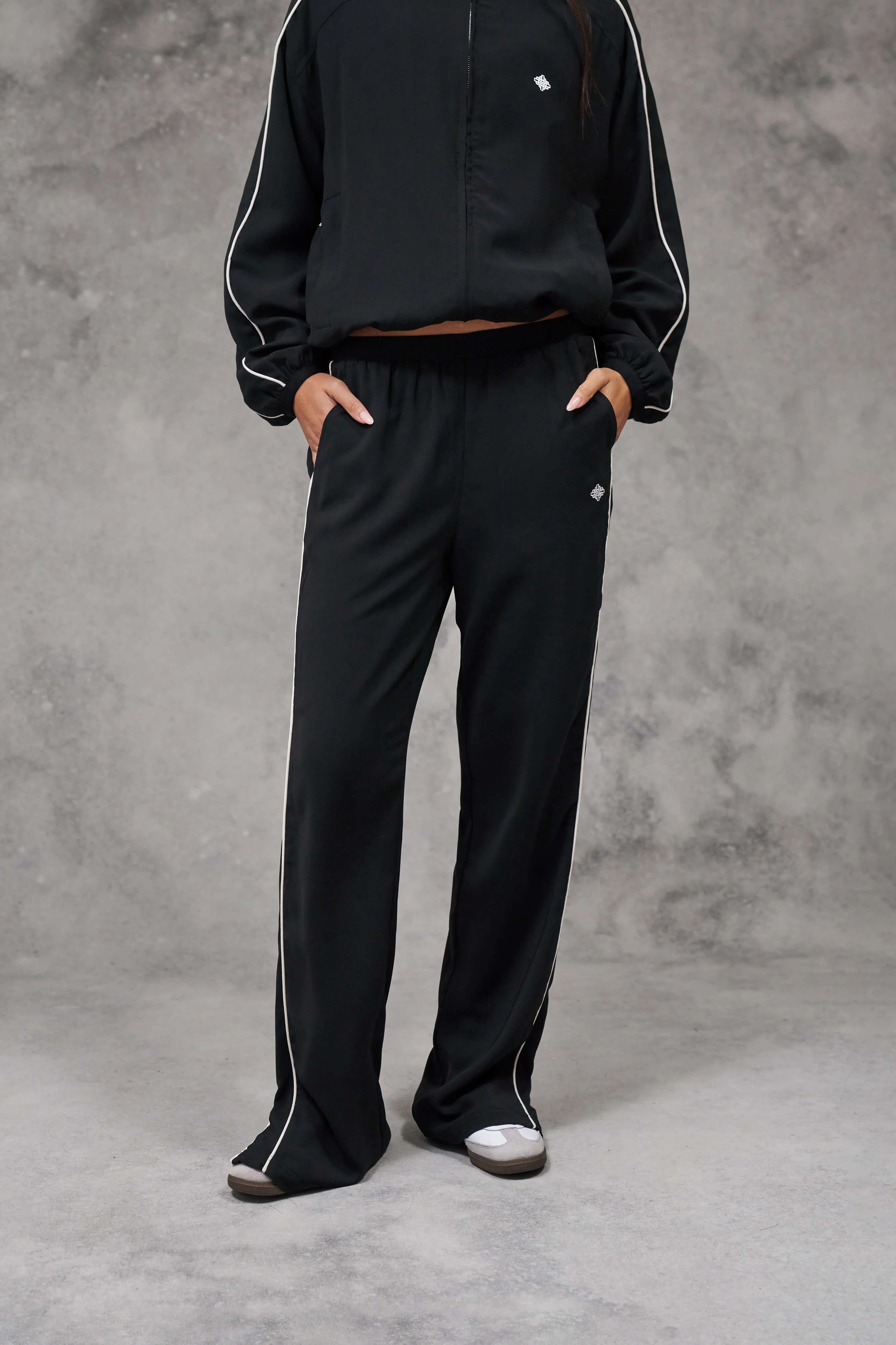EMBLEM PIPED STRAIGHT LEG JOGGERS - BLACK