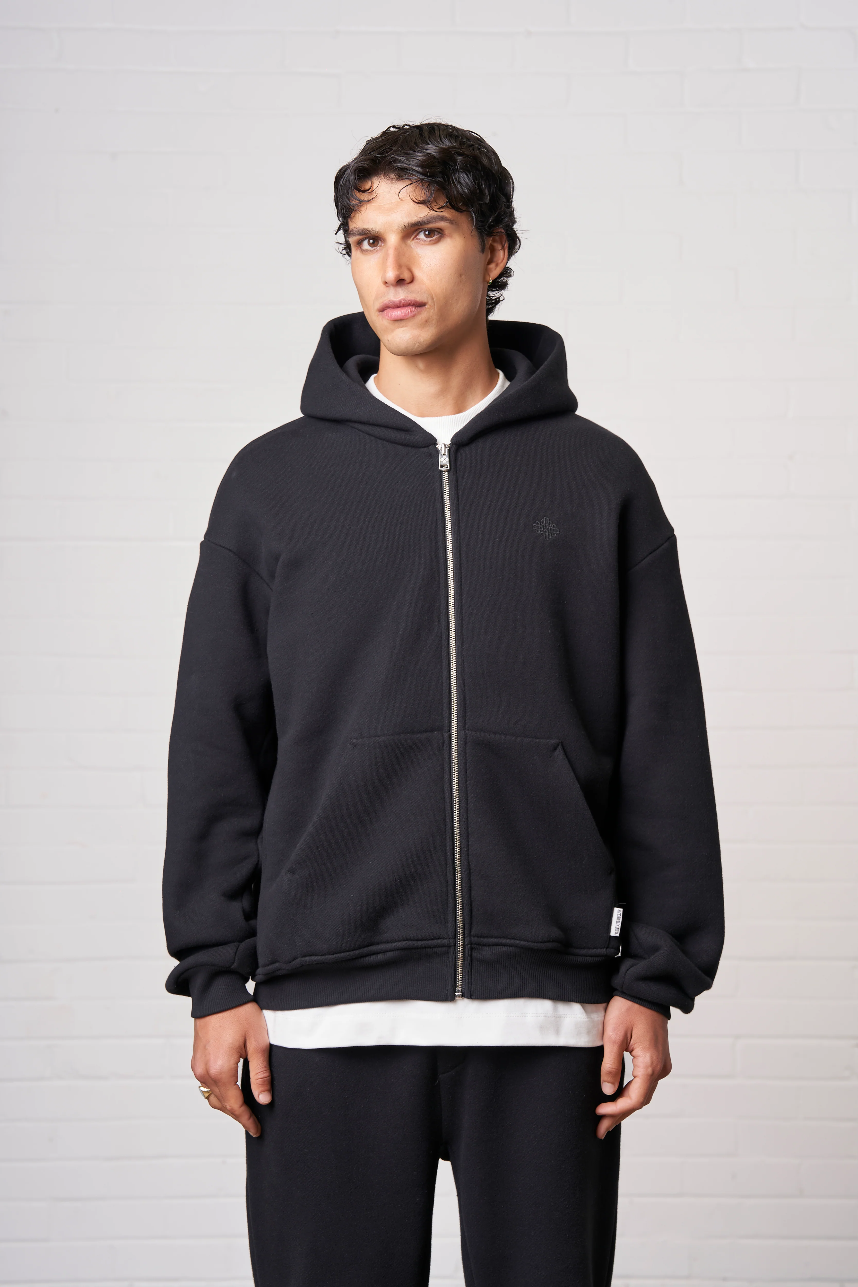 LAUNDERED CLASSICS ZIP THROUGH HOODIE - WASHED BLACK