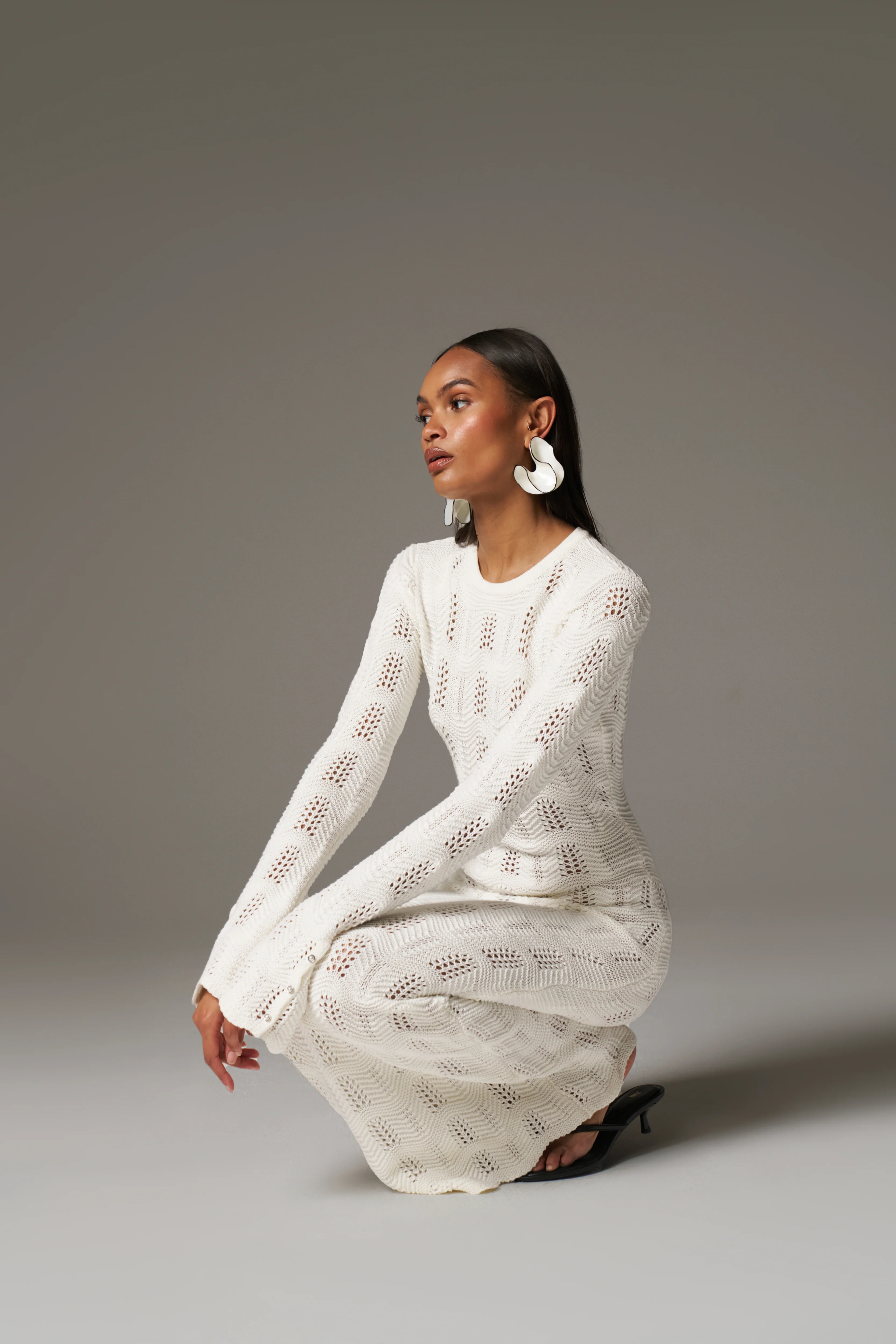 SCALLOP EDGE KNITTED MAXI DRESS - OFF WHITE