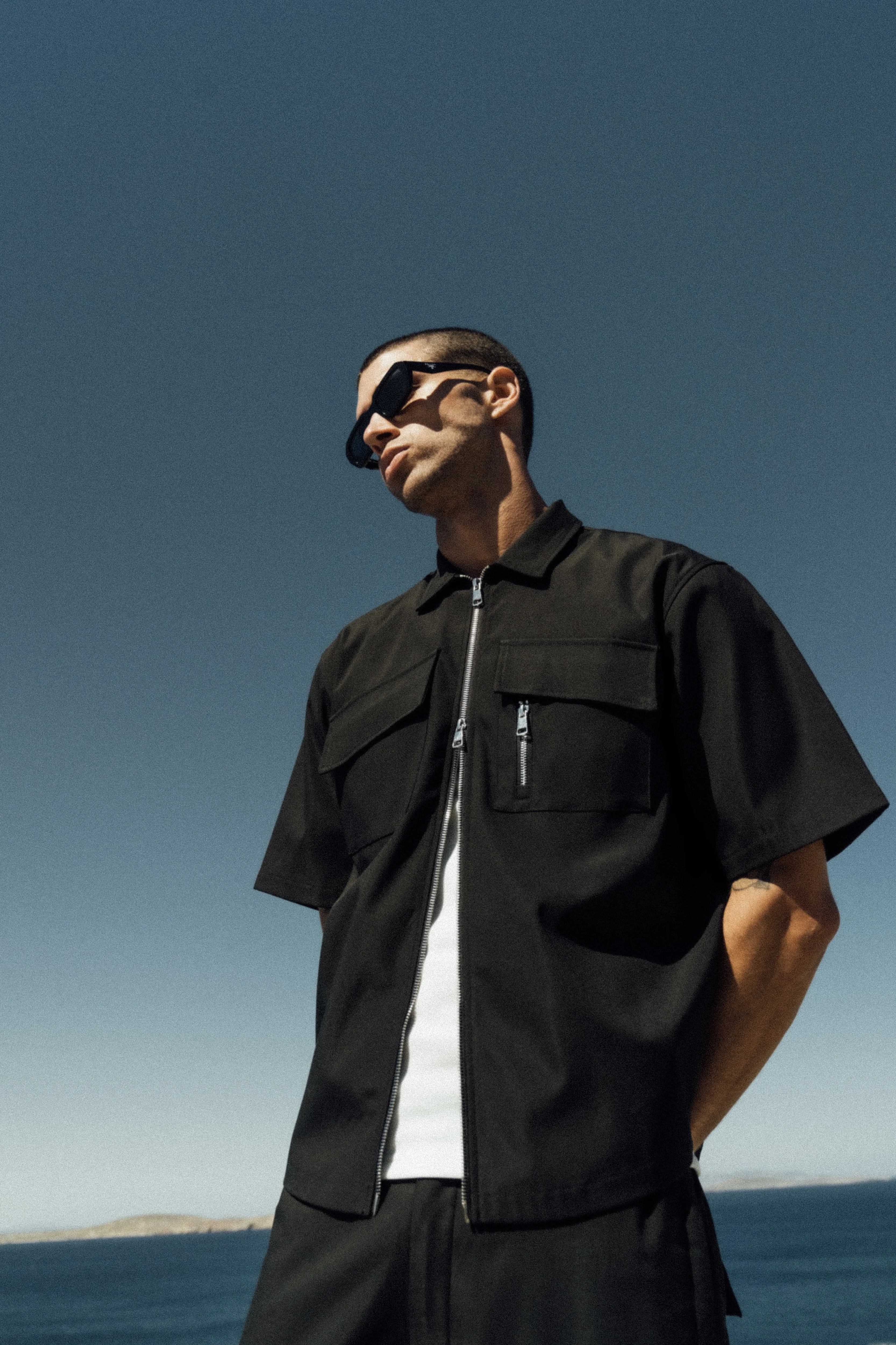 TECHNICAL HEAVYWEIGHT ZIP OVERSHIRT - BLACK