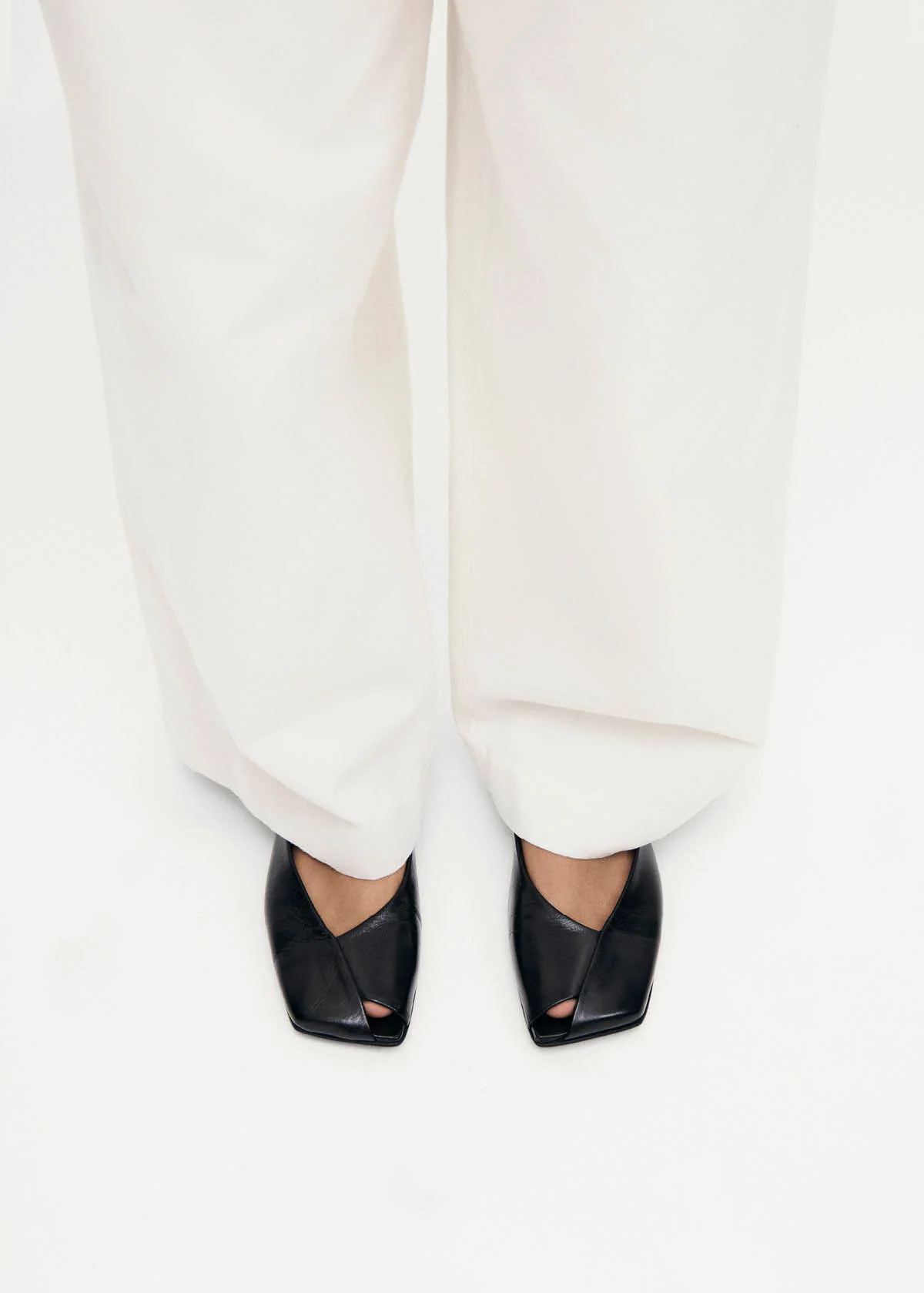 Katia Black Leather Ballet Flats