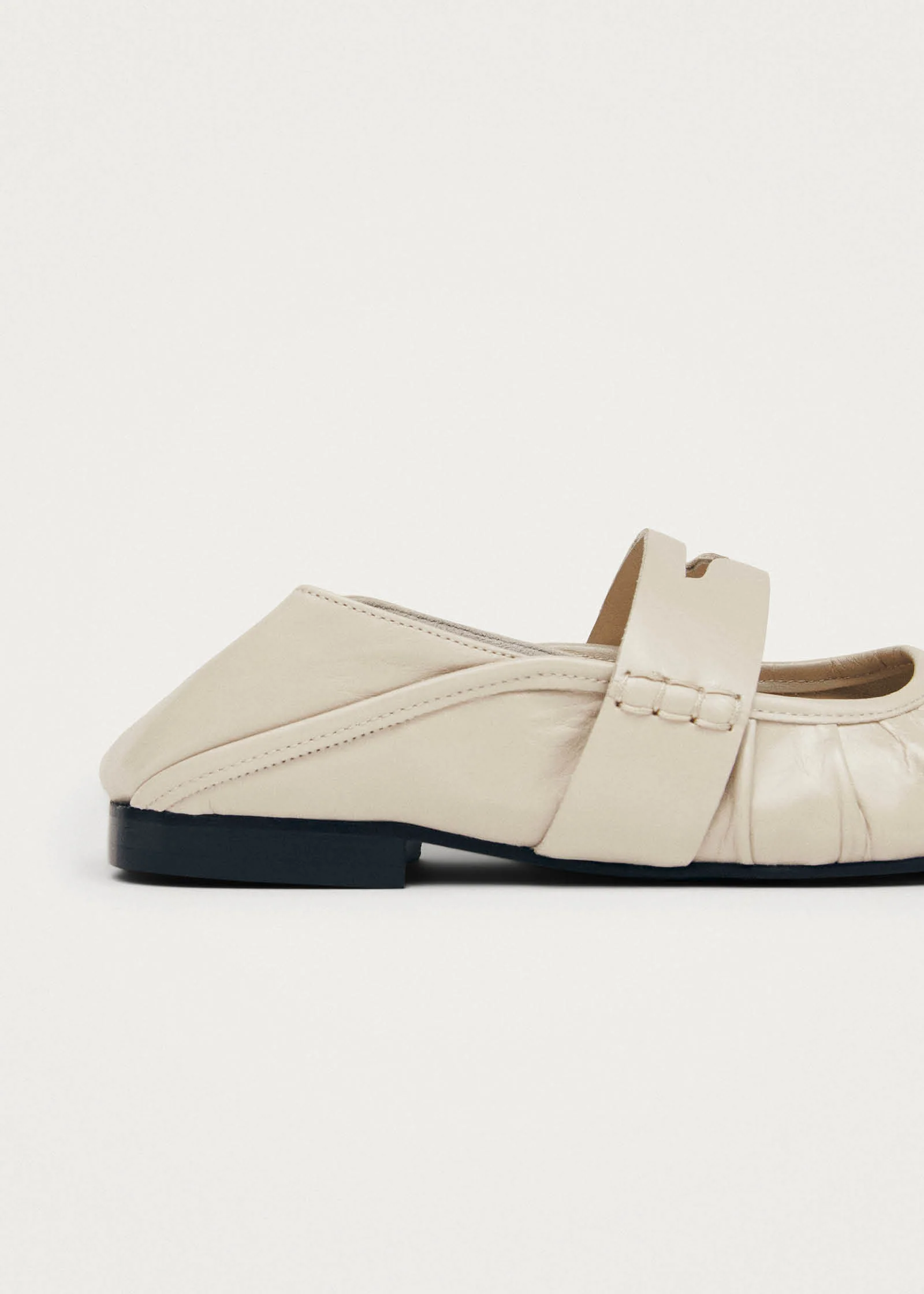 Bargo Cream Leather Ballet Flats