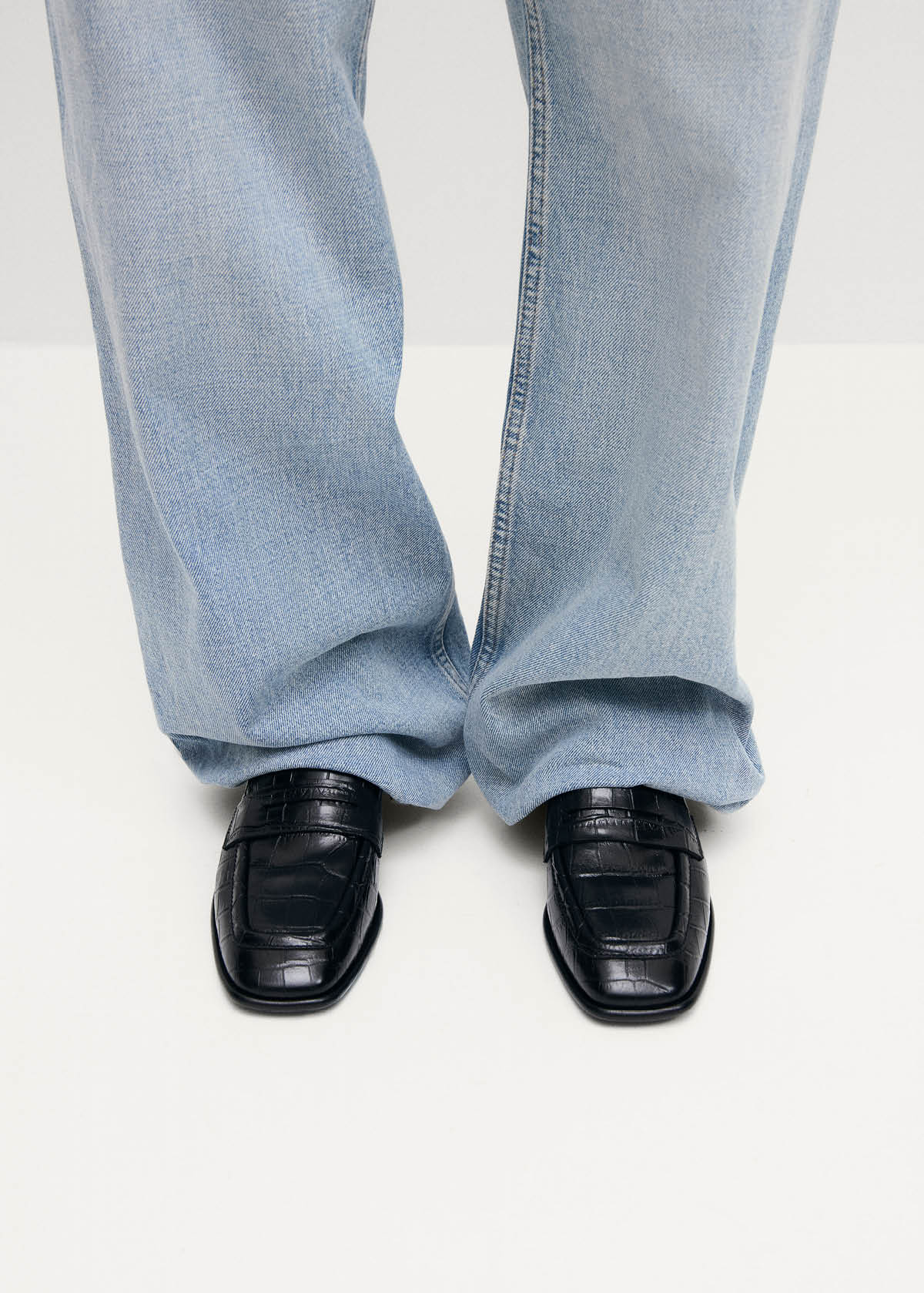 Zaha Alli Black Leather Loafers