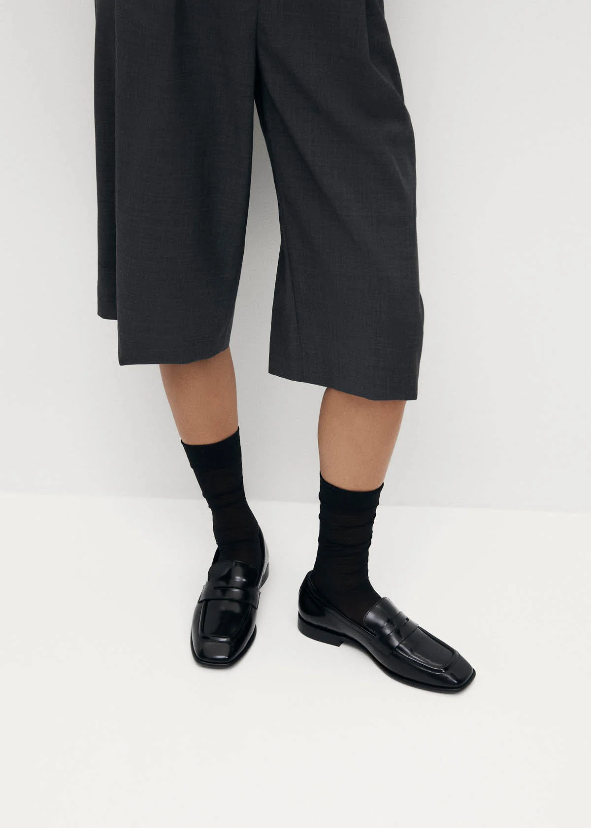 Zaha Black Leather Loafers