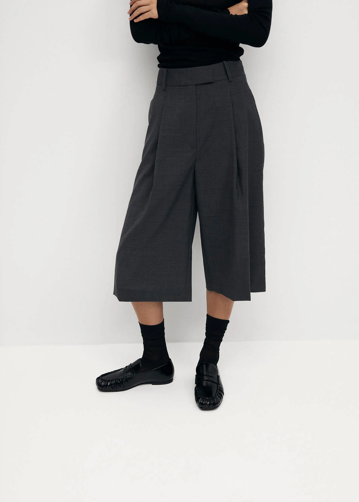 Aven Black Leather Loafers