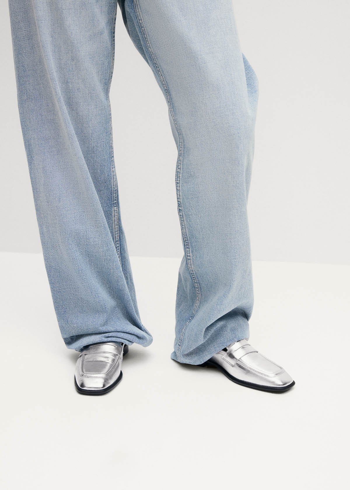 Zaha Shimmer Silver Leather Loafers