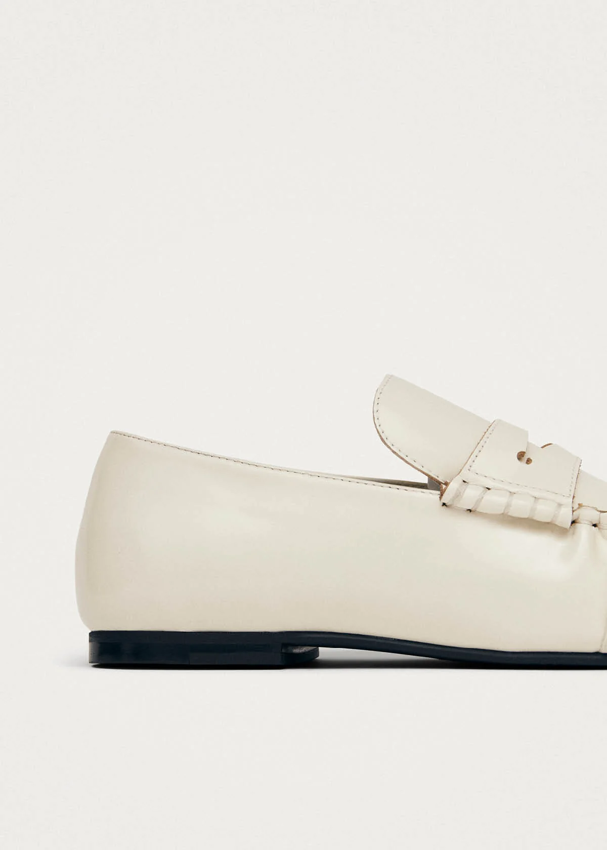 Aven Cream Leather Loafers