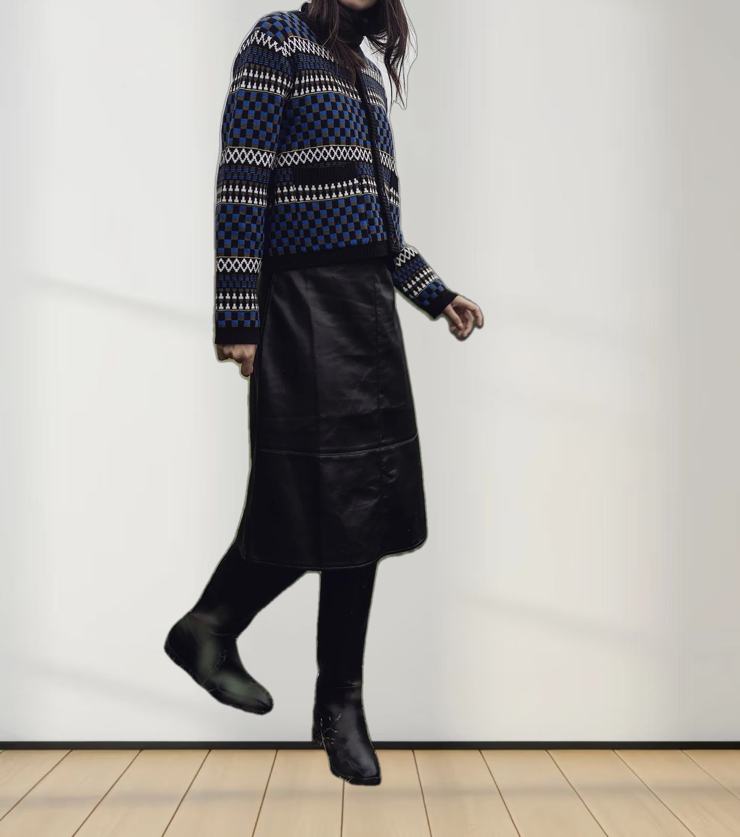 Short A-Line Seamed Faux Leather Skirt-Black