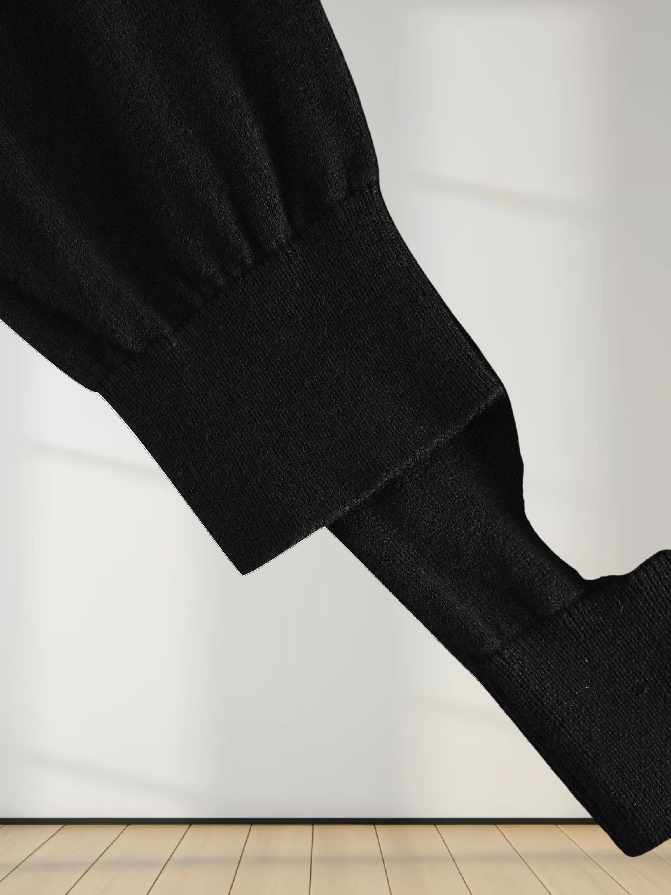 High V Lightweight Sweater-Black
