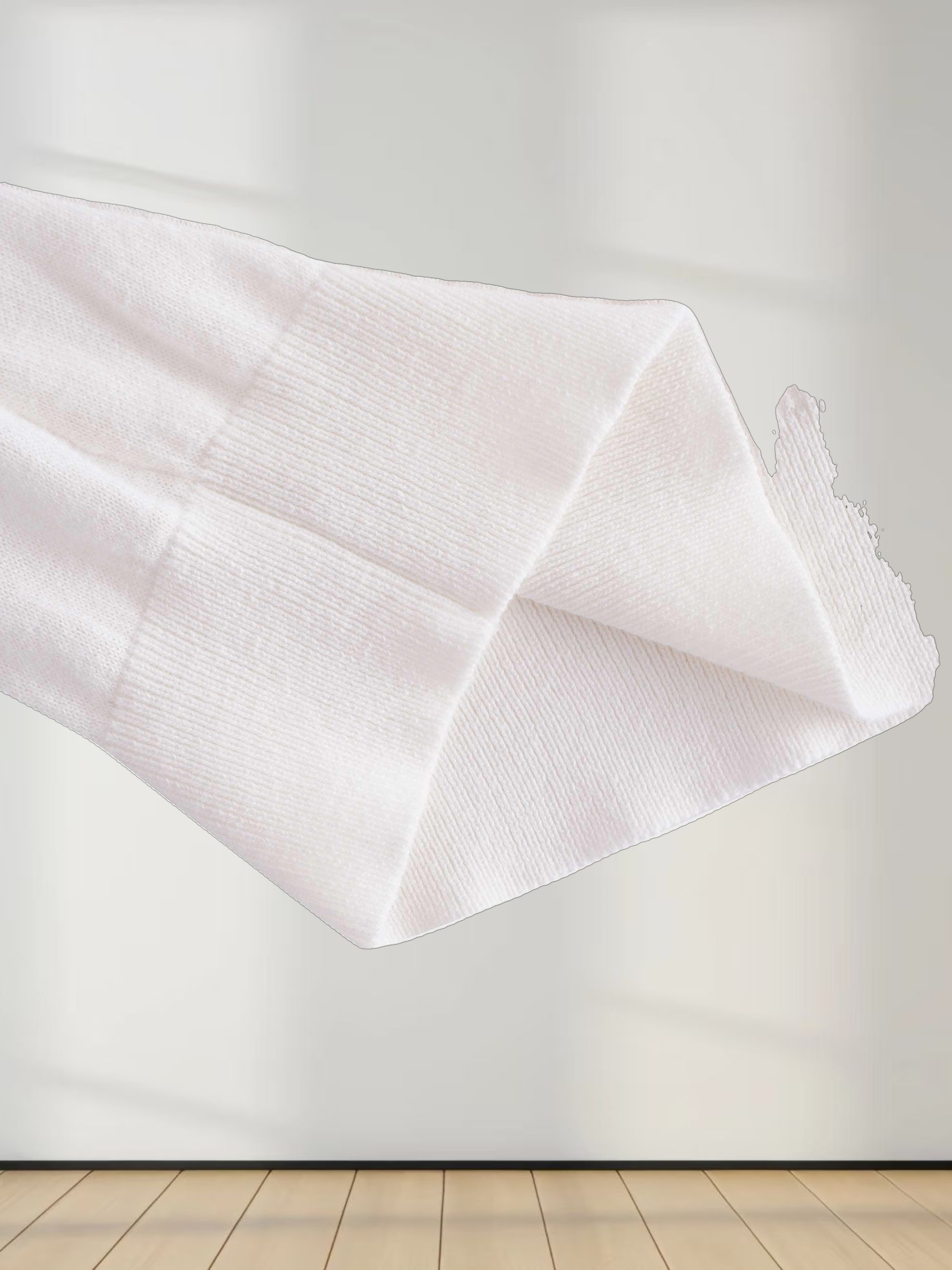 High V Lightweight Sweater-White