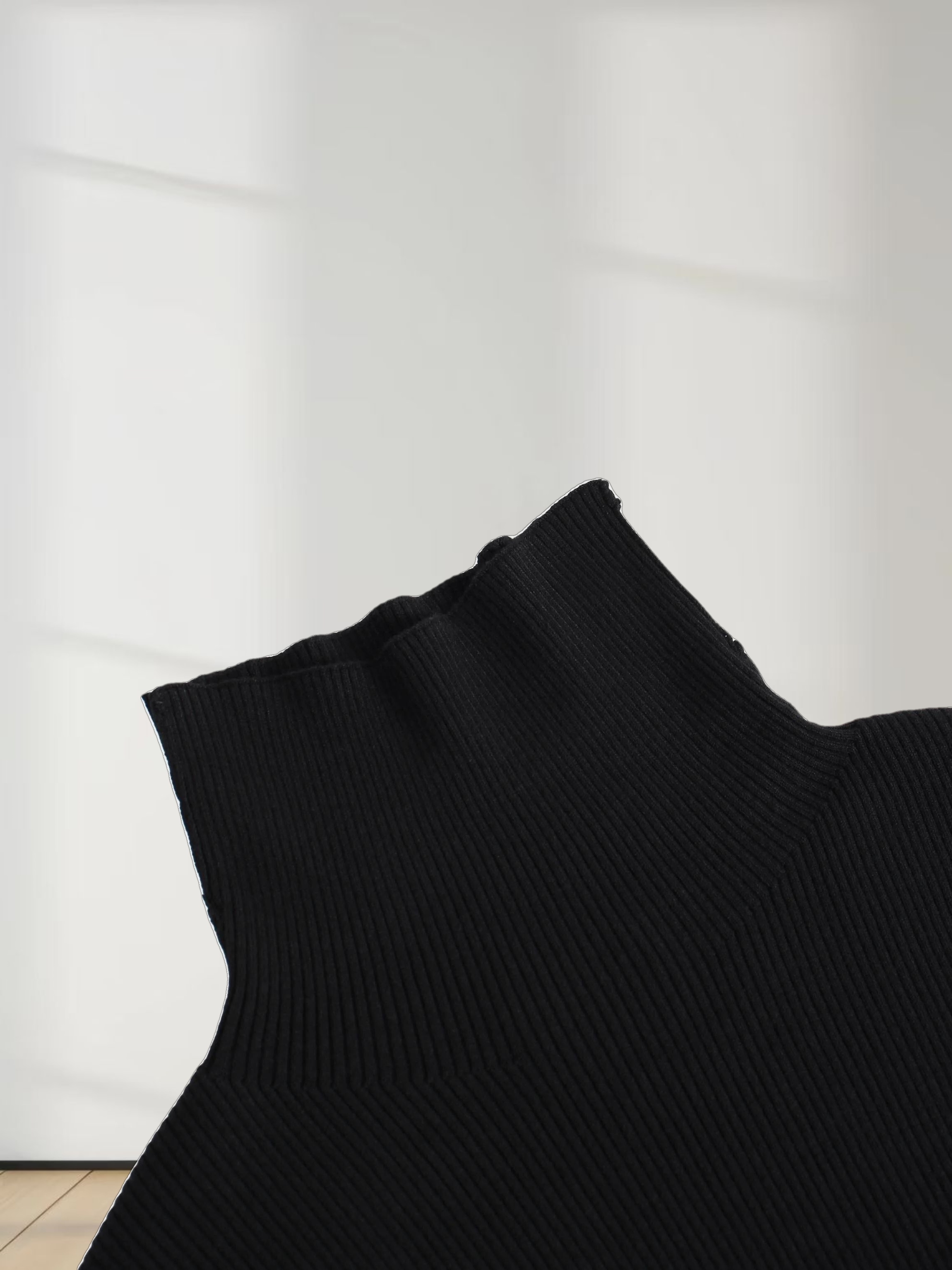 Knit Ribbed Turtleneck-Black