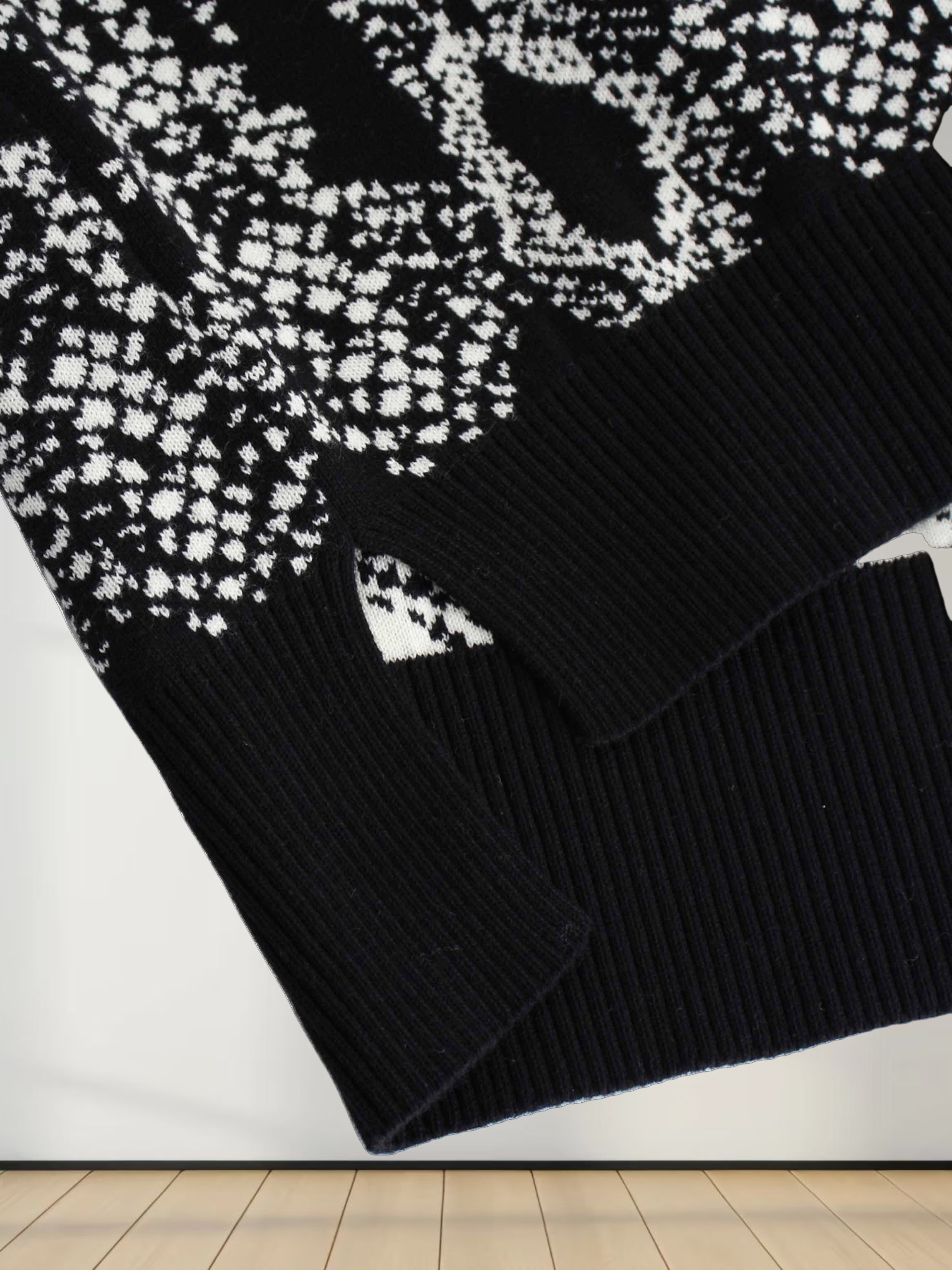 Reptile Print Sweater-Black/White