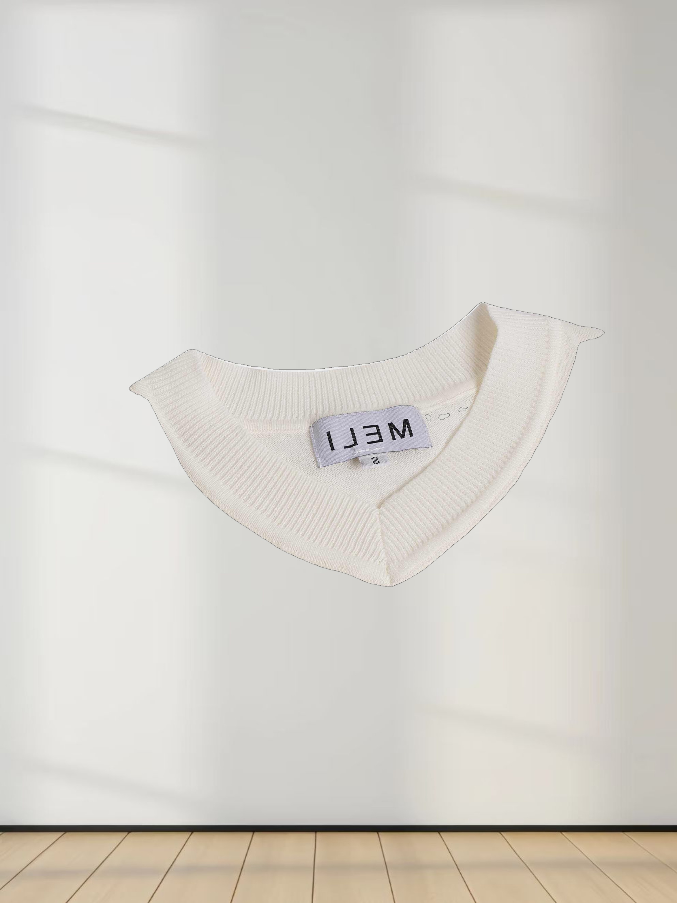 High V Lightweight Sweater-Ivory