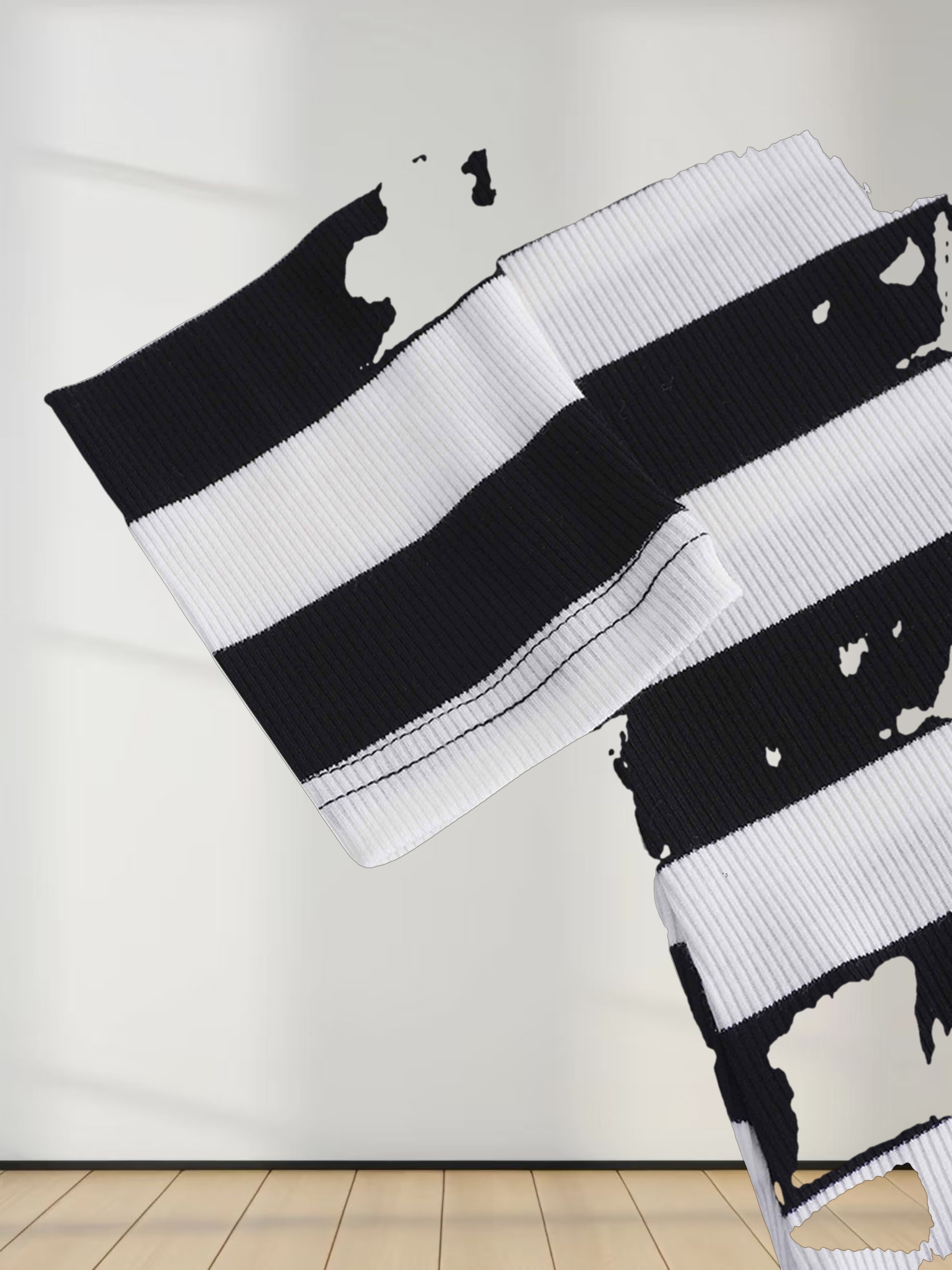 Ribbed Striped High V Tee Long Sleeve-White/Black