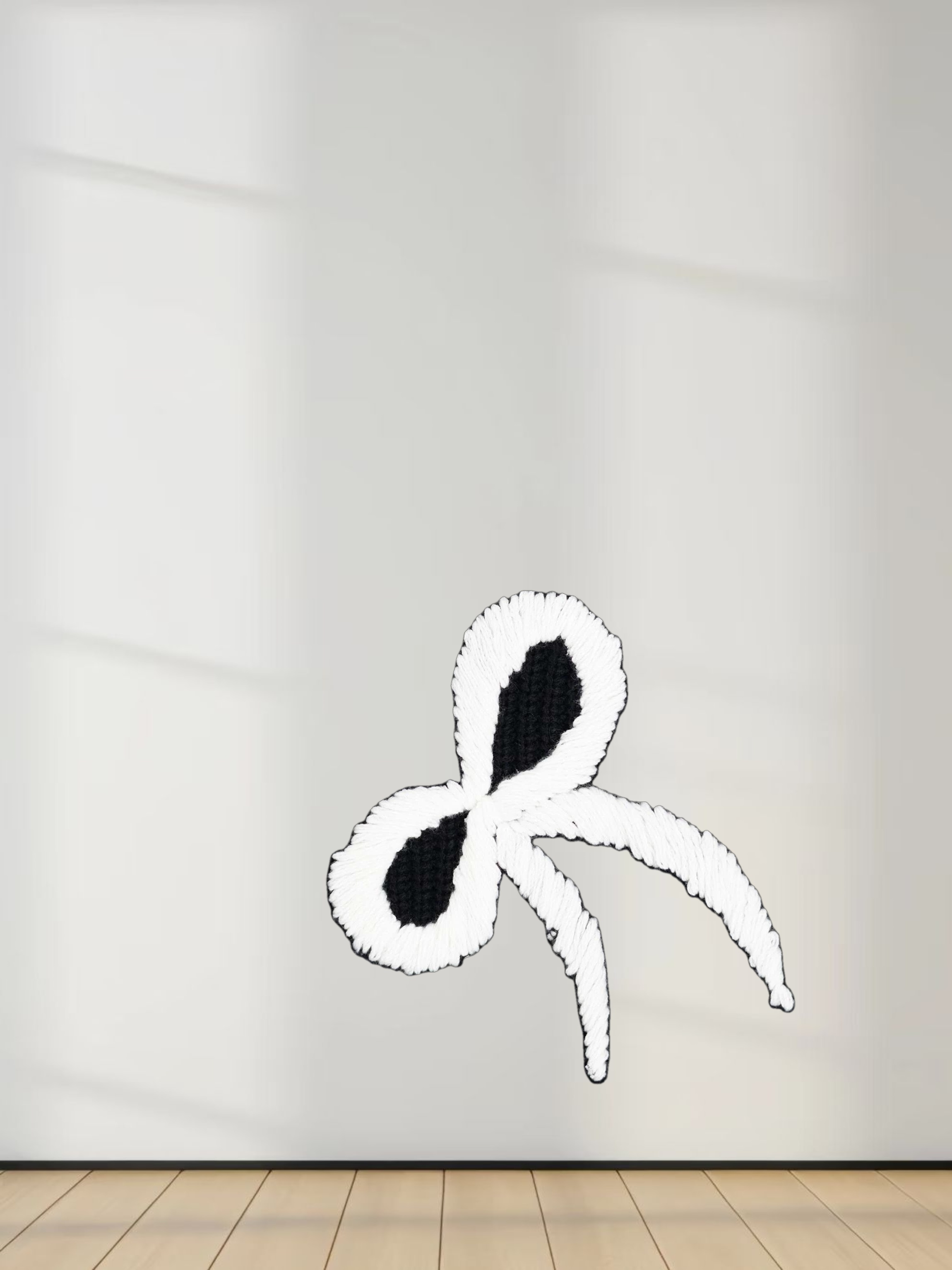 Bow Ribbon Sweater-Black/White