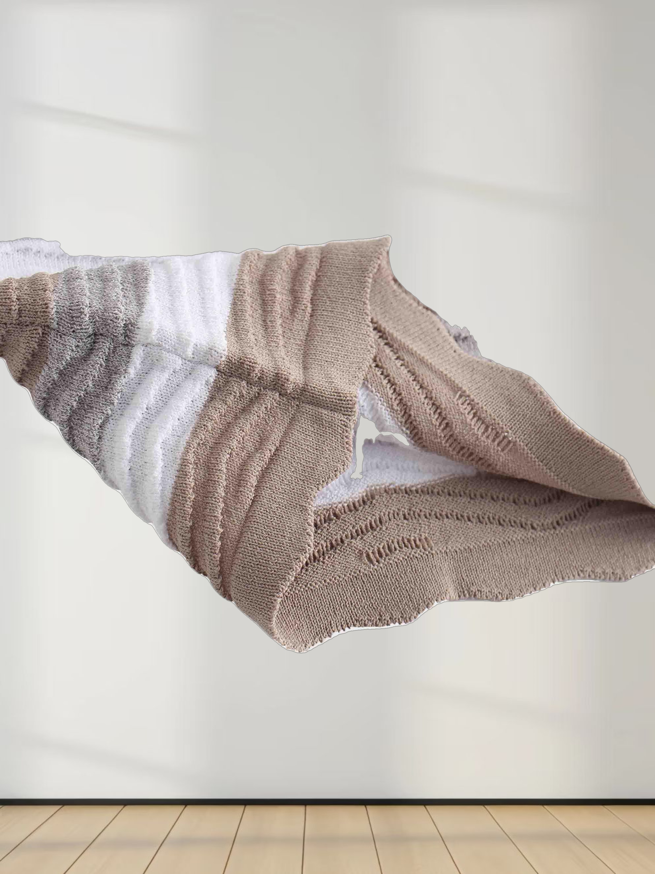 Scallop Edge Collar Sweater-Tan/White/Grey