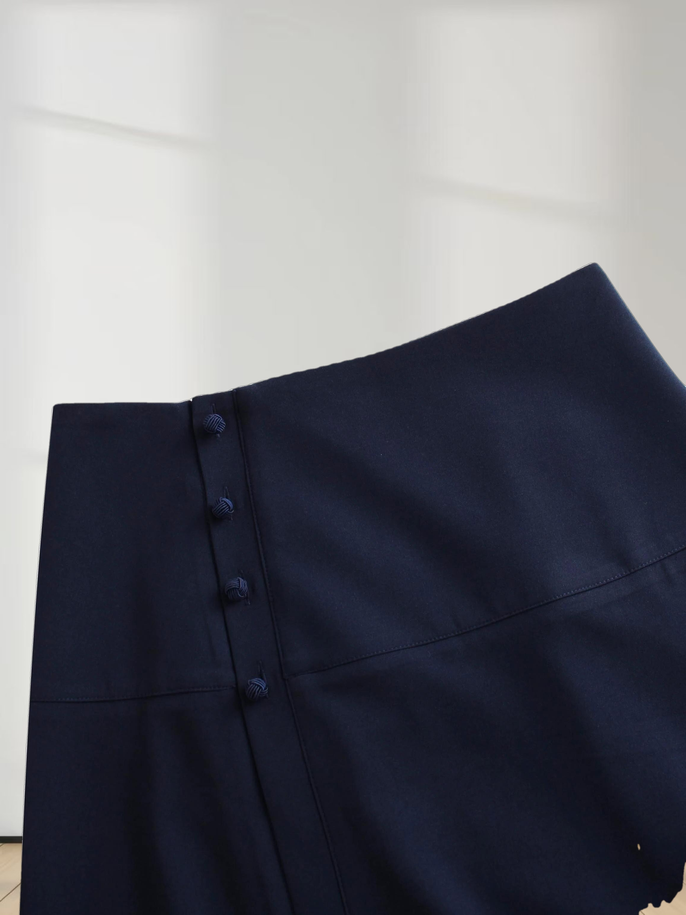 Side Button Yoke Skirt-Navy