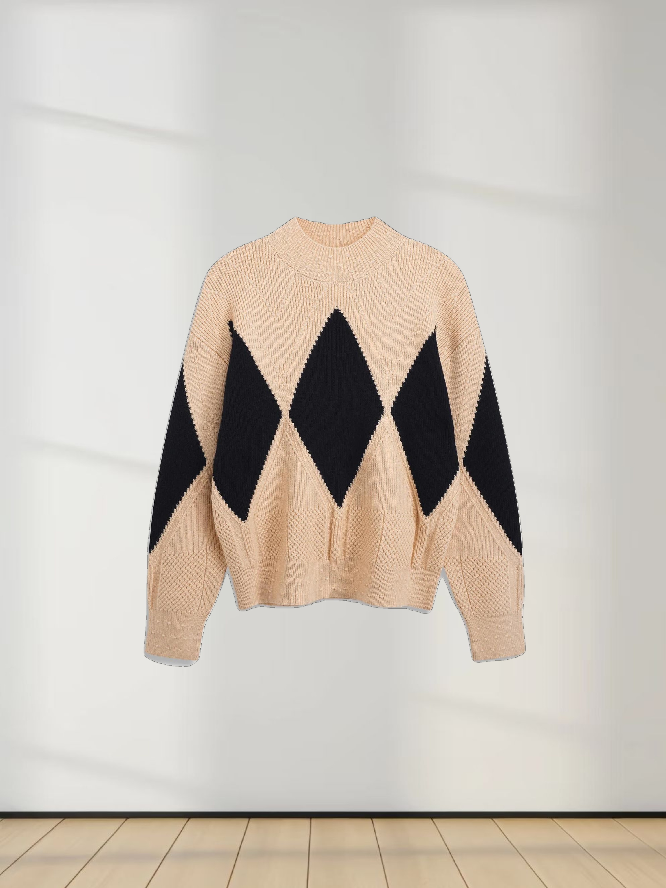 Center Diamond Sweater-Ivory/Black