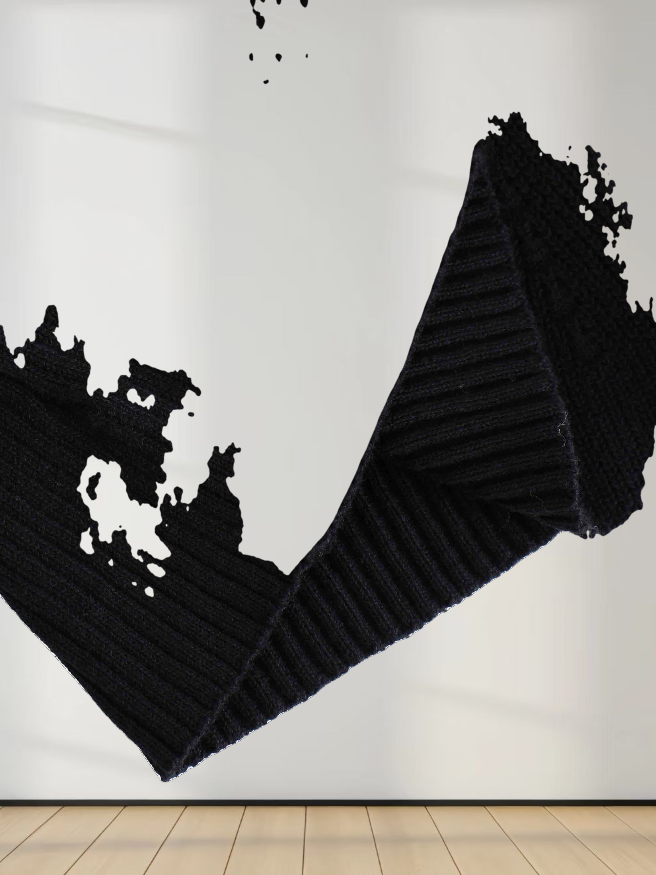 Center Design Sweater-Black