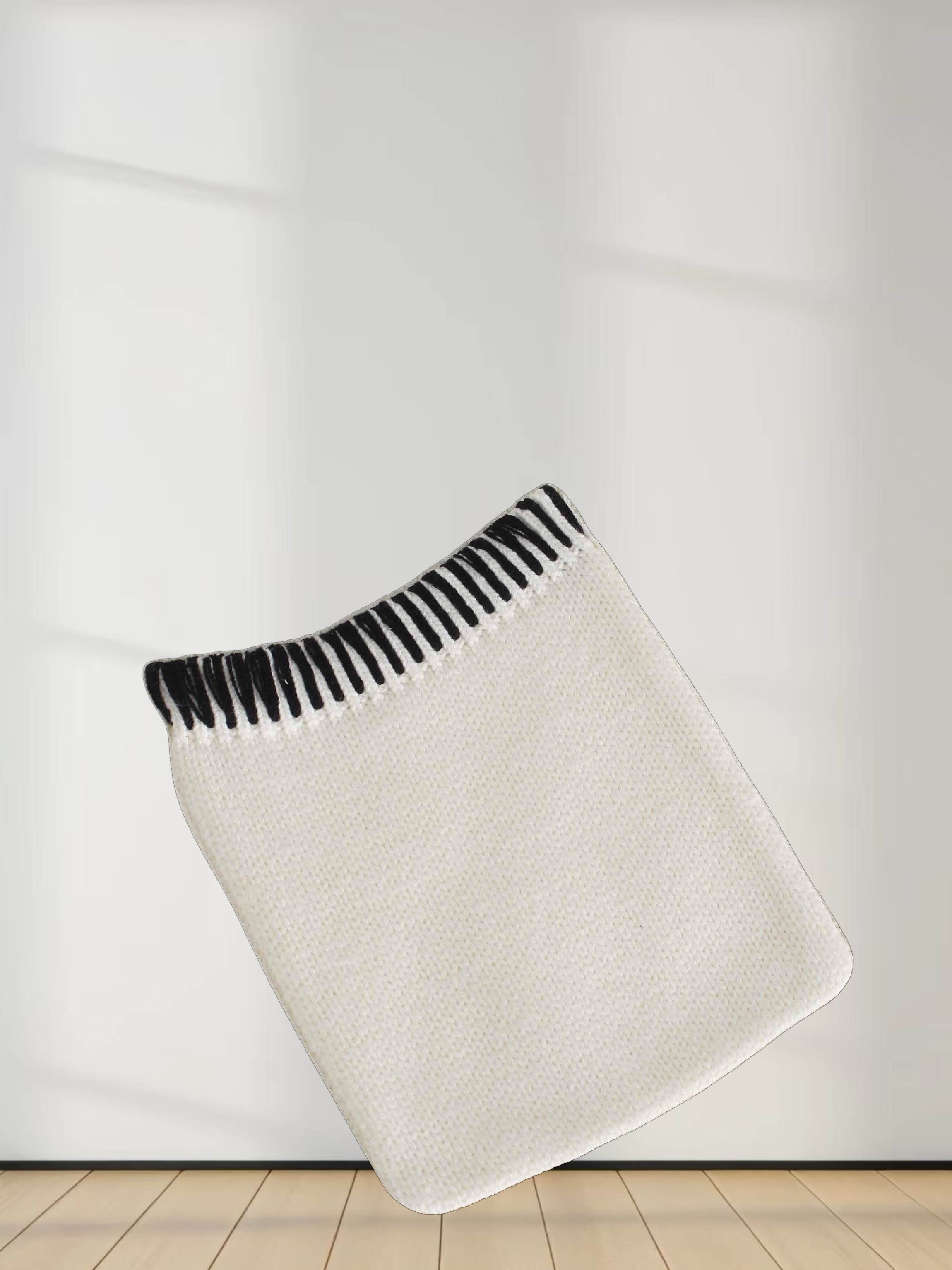 Overlock Stitch Sweater-Cream/Black