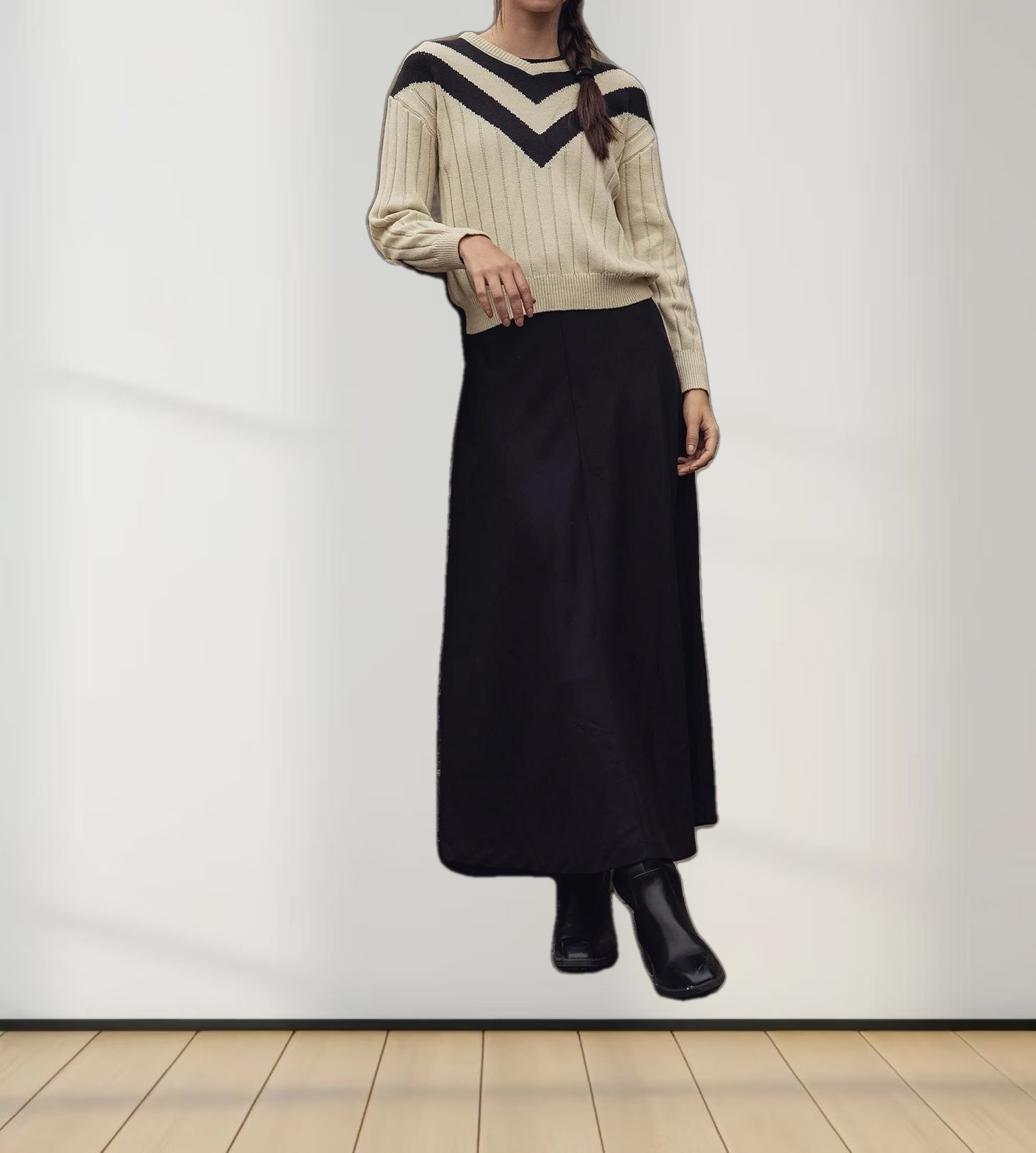 V Neck Stripe Sweater-Cream/Black