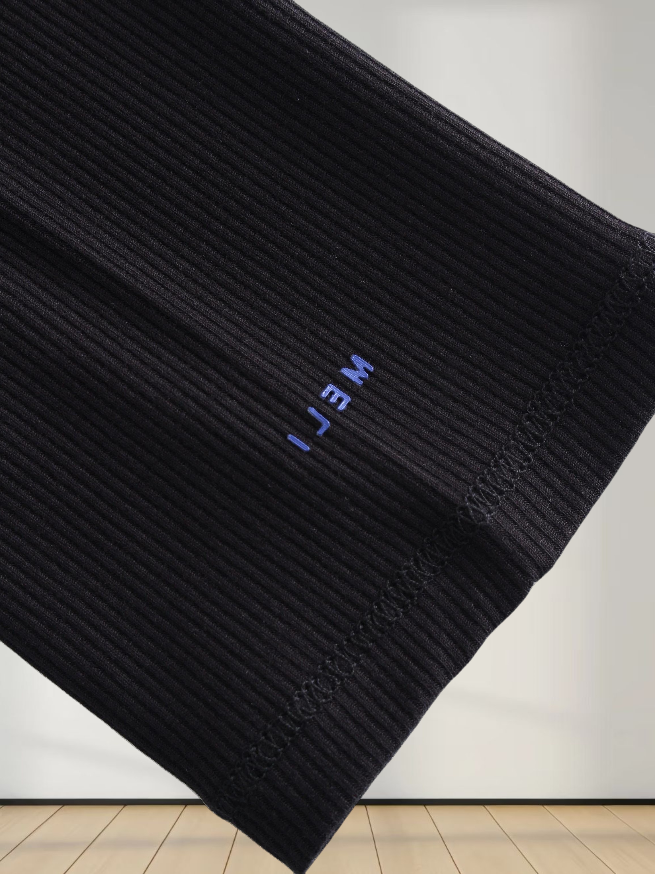 Ribbed Swing Tee-Black