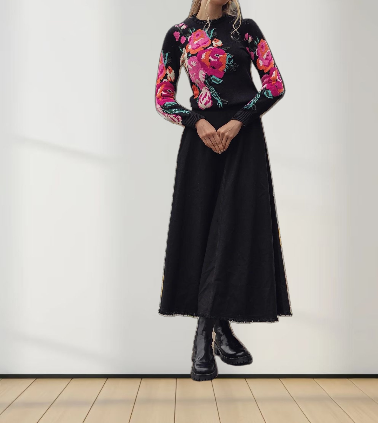 Floral Motif Sweater-Black