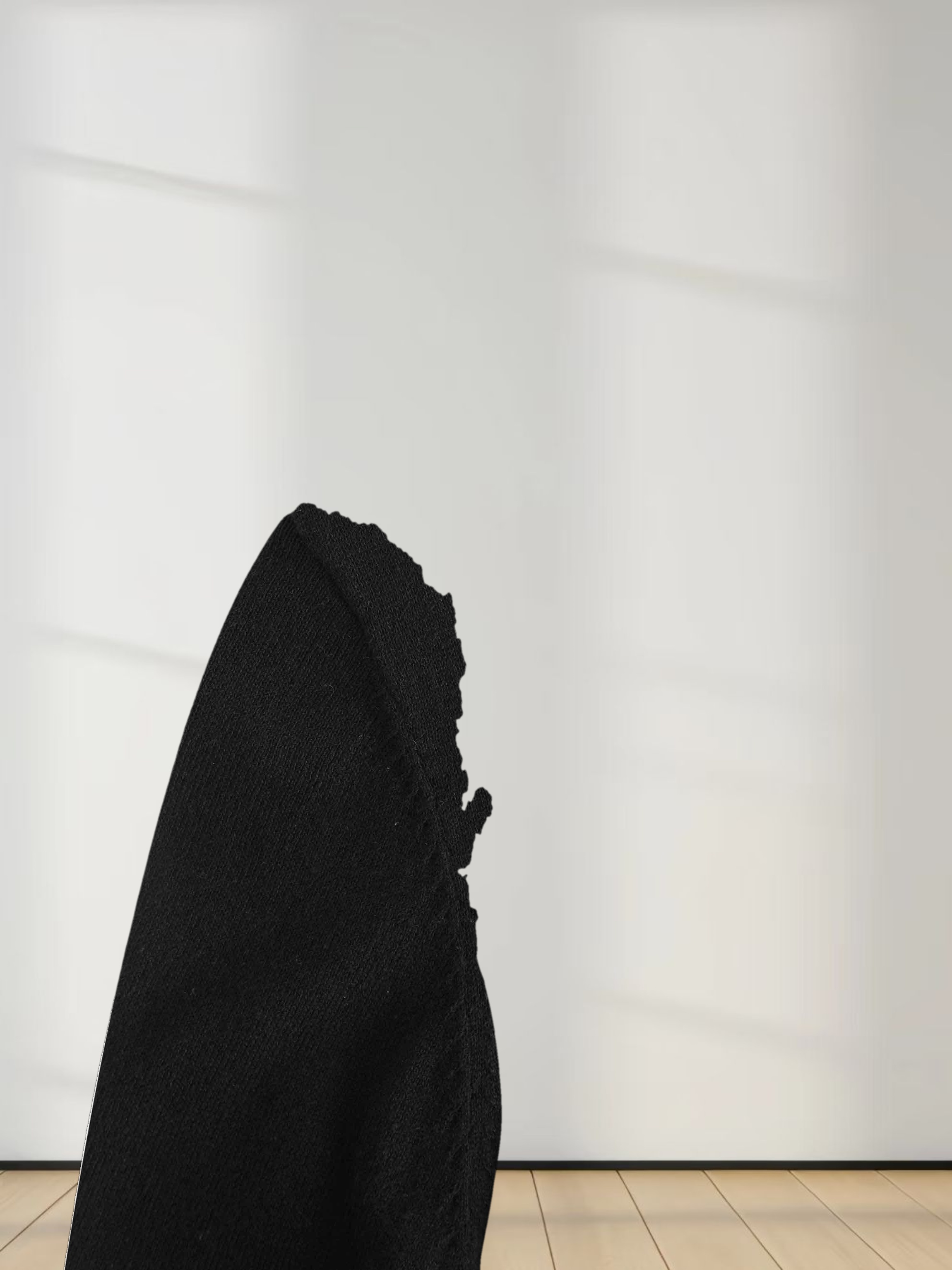 High V Lightweight Sweater-Black