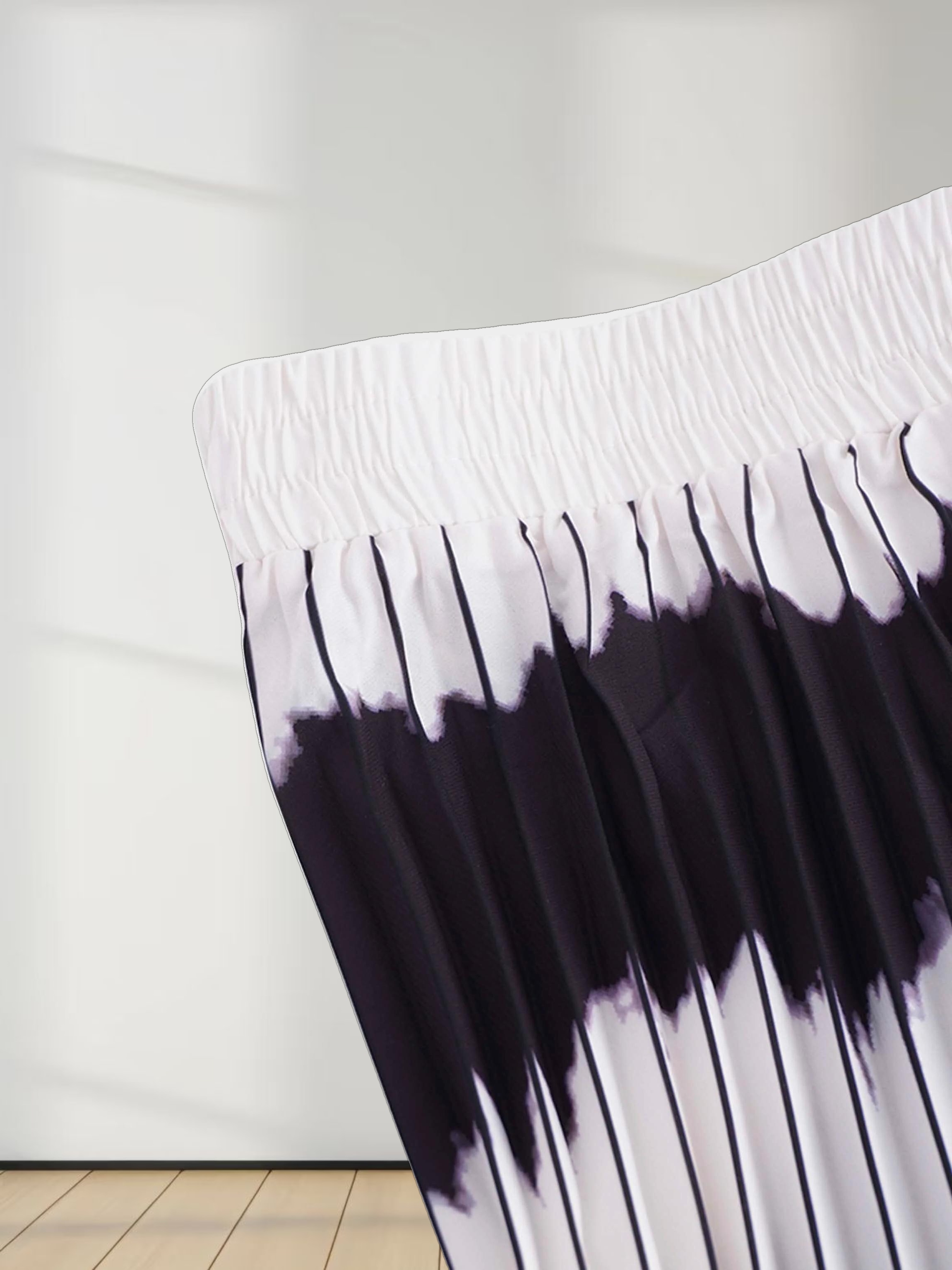 Elastic Waist Printed Pleated Skirt-Black White Ombre