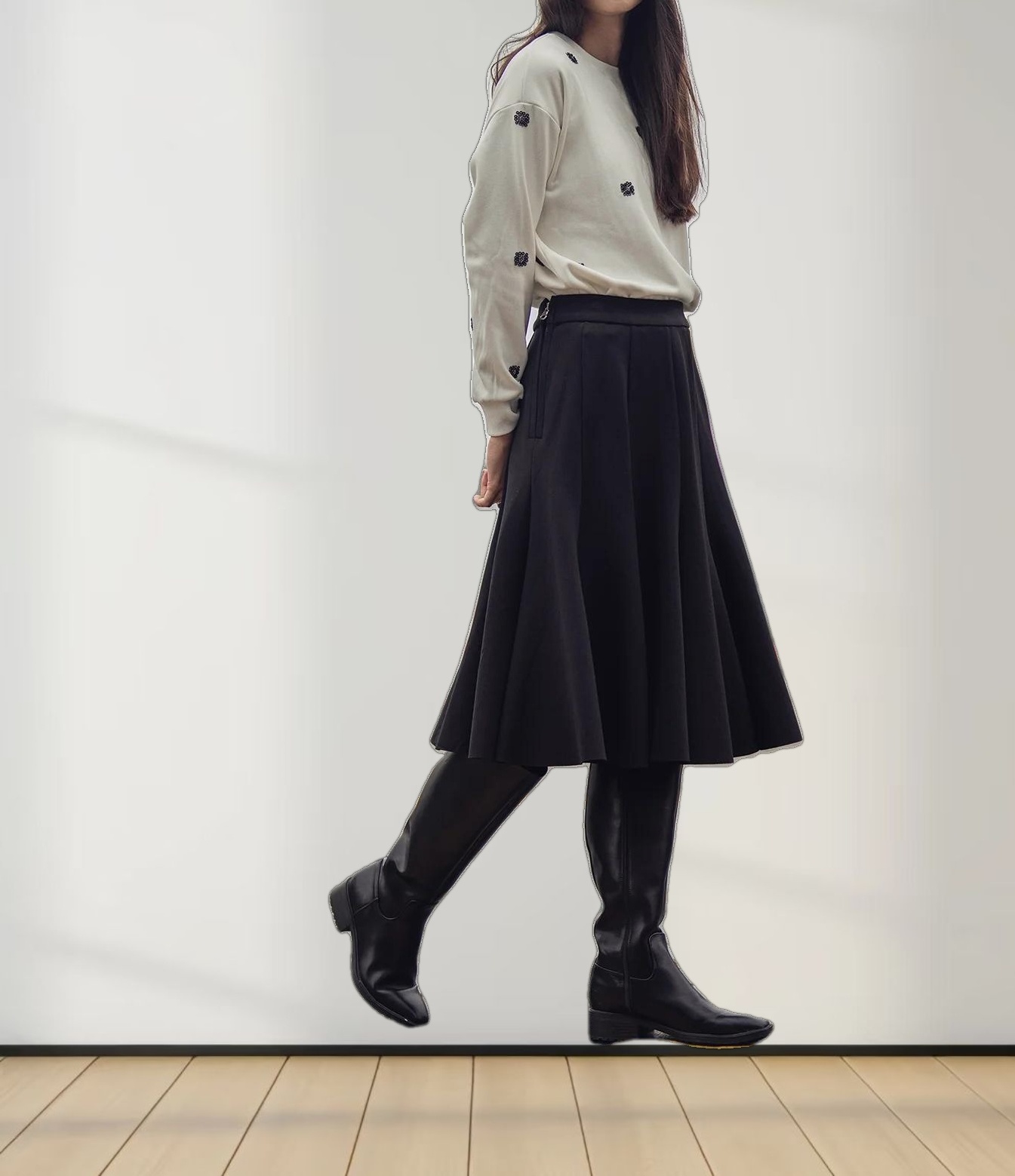 Embellished Sweatshirt-White/Black