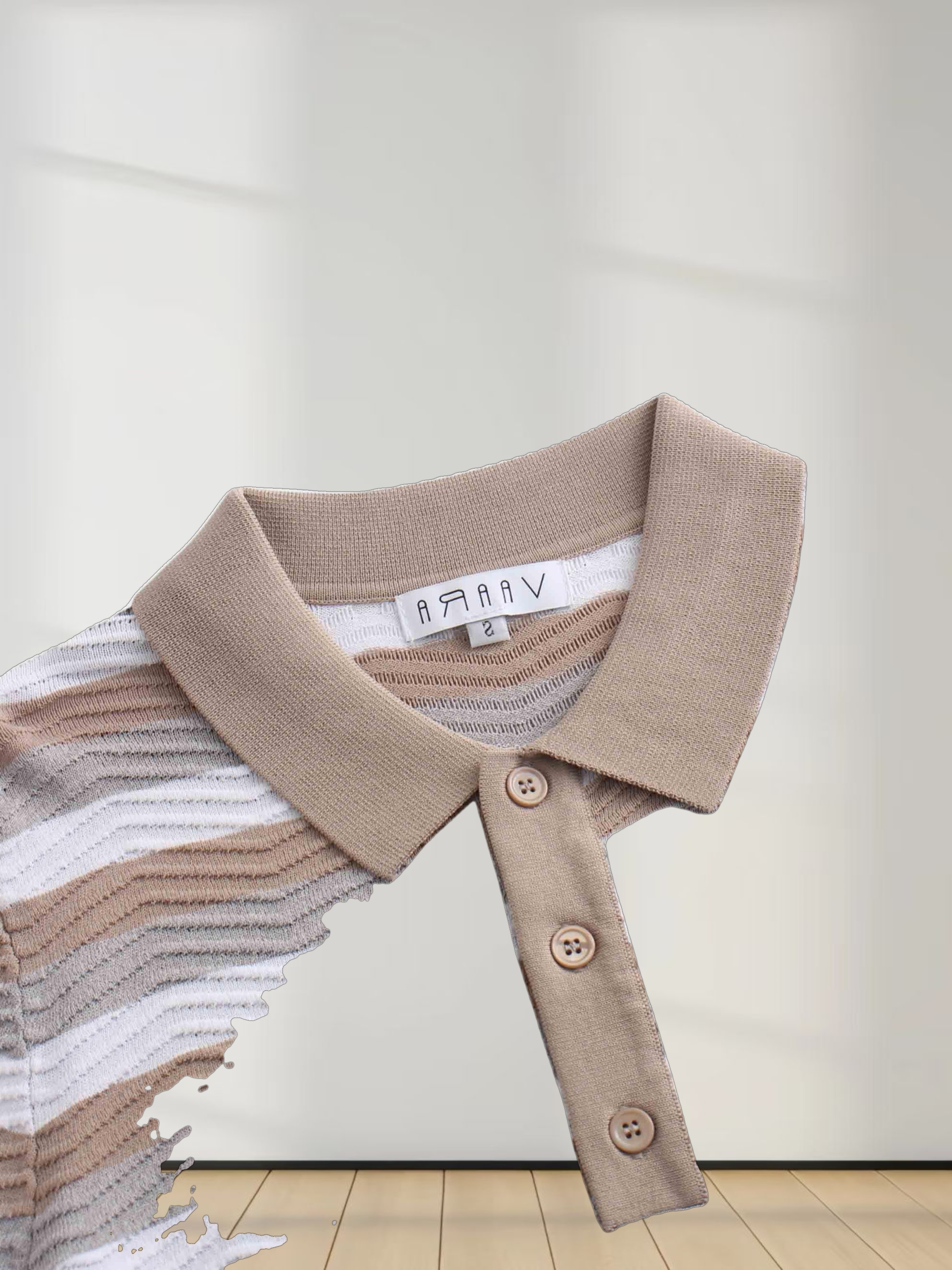 Scallop Edge Collar Sweater-Tan/White/Grey