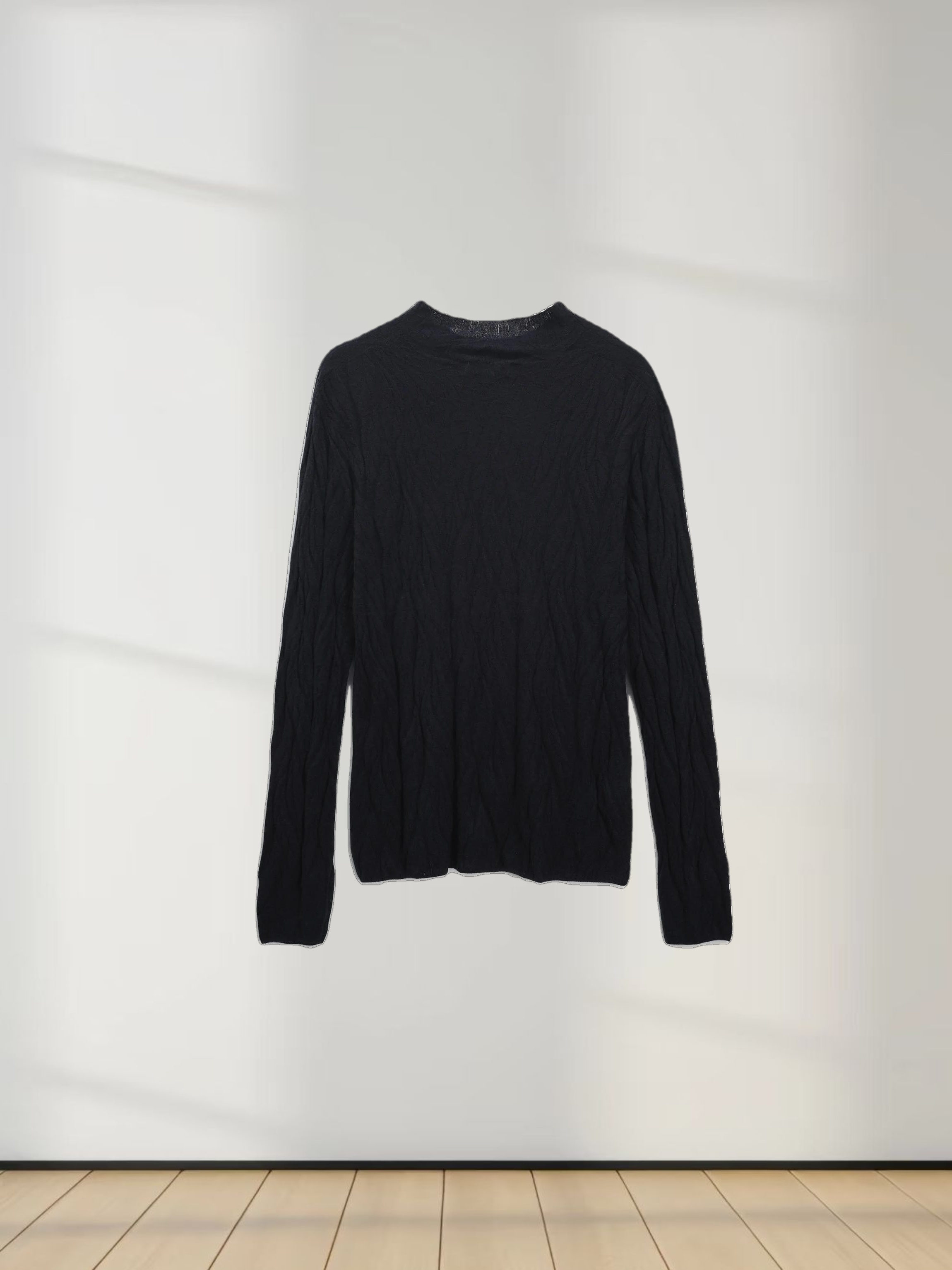 Leaf Design Turtleneck-Black