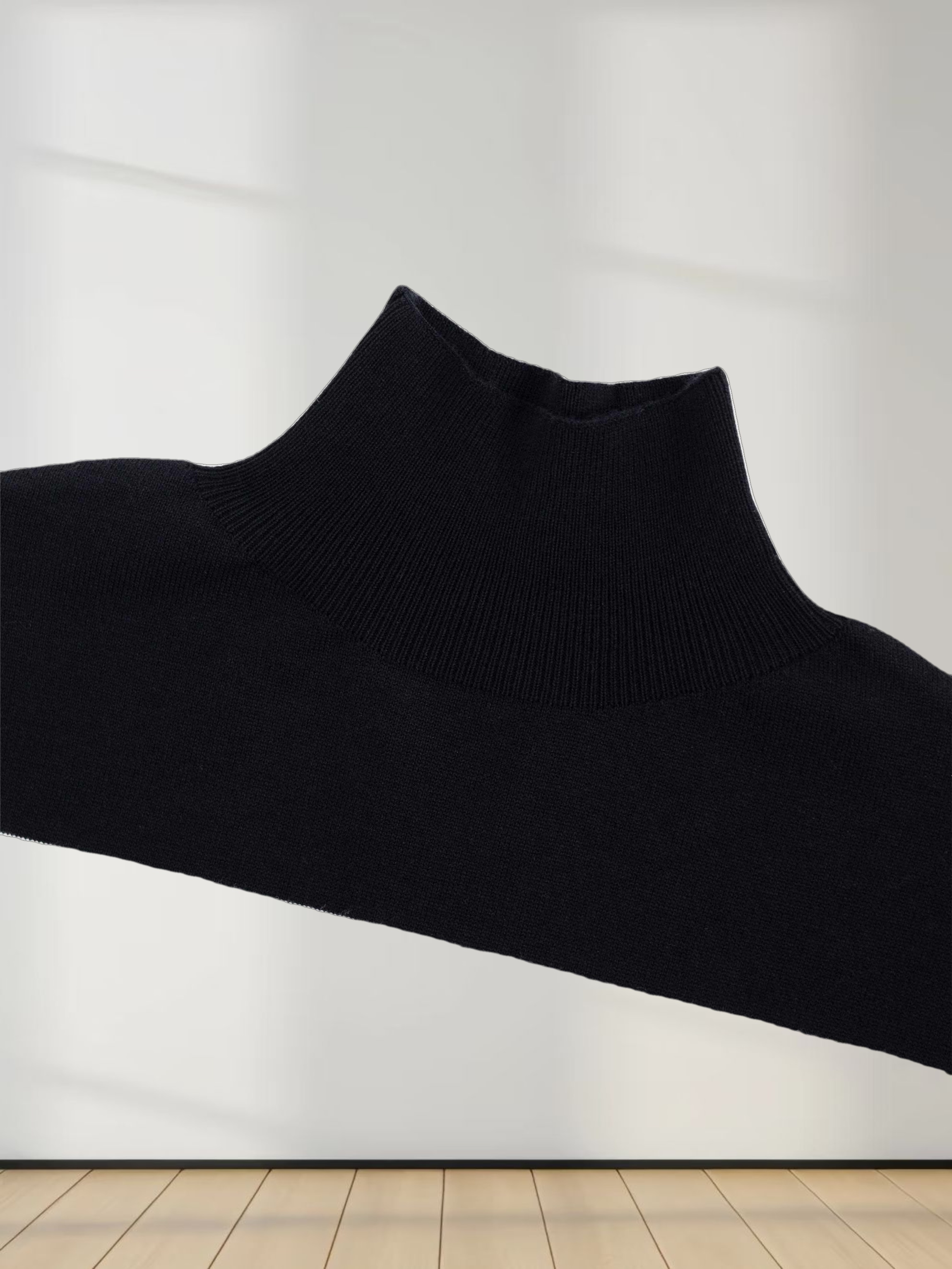 Thin Stripe Turtleneck  Sweater-Black/White