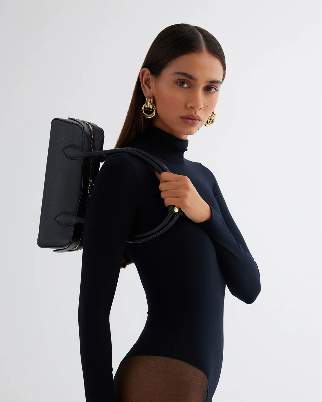 GIA SHOULDER BAG - BLACK