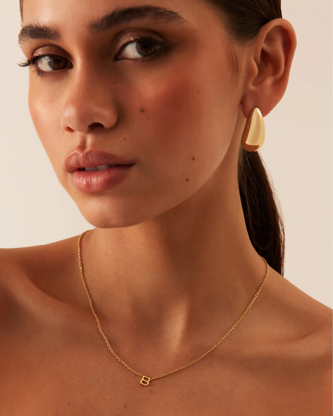 INITIAL GOLD PLATED NECKLACE - GOLD