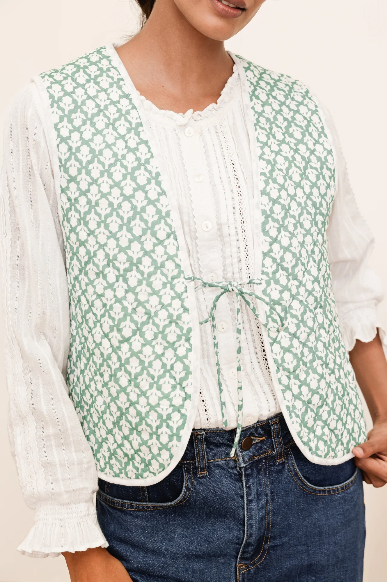 Arlo Quilted Organic Cotton Gilet | Flower Stamp Sage/White