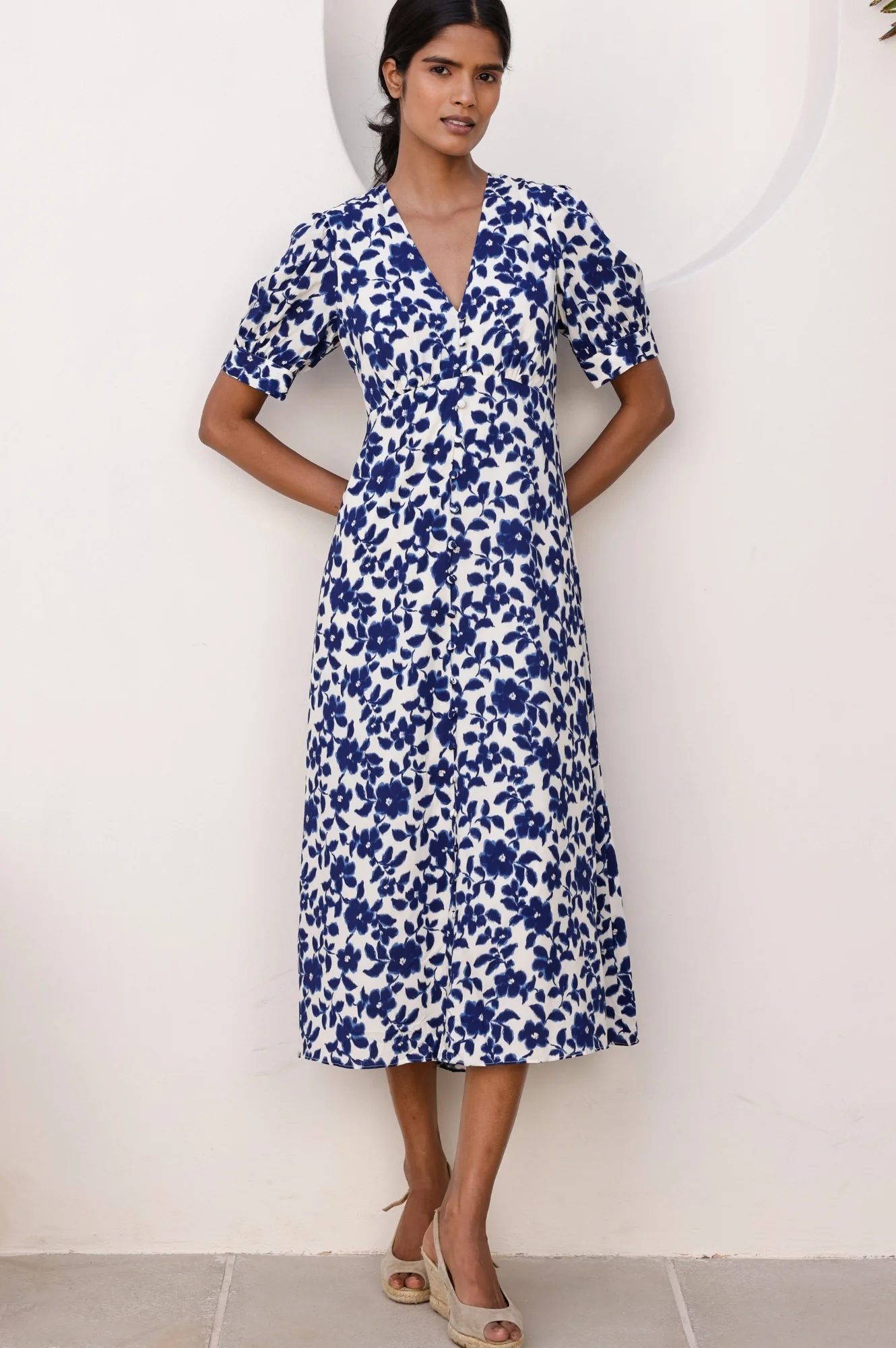 Anne Tea EcoVero™ Dress | Blossom Cream/Navy