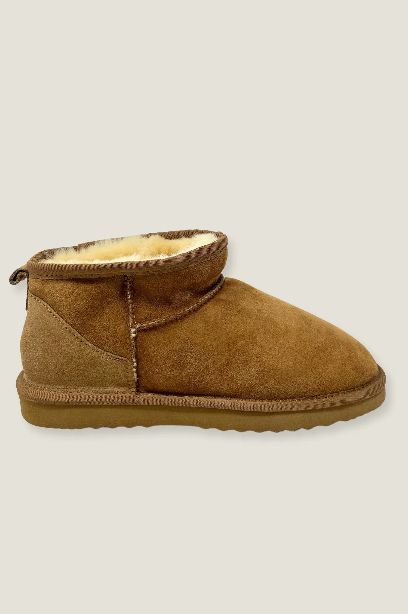 LUCKY BEAR Mini Sheepskin Boot | Tan
