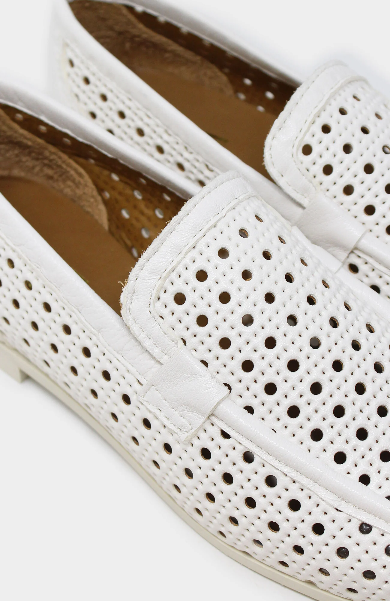 ALPE Zoe Loafers | Ecru