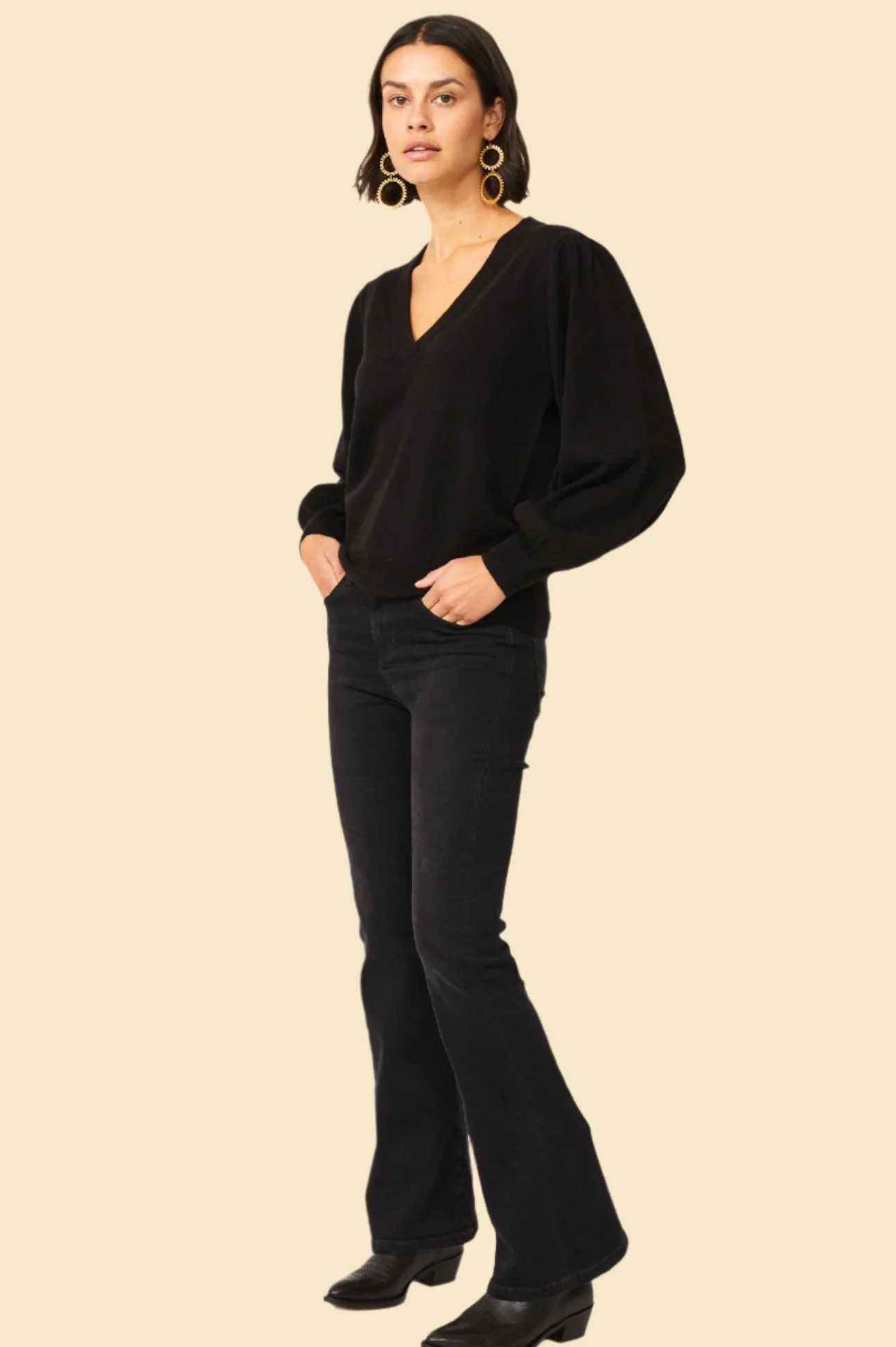 Merino Wool Cashmere Blend V-Neck Jumper | Black