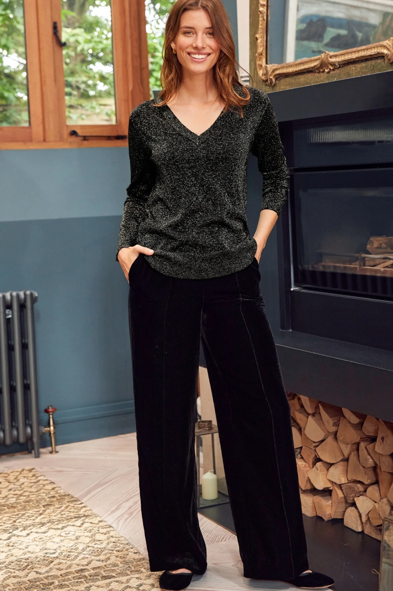 Metallic Knit V-Neck Jumper | Black/Gold