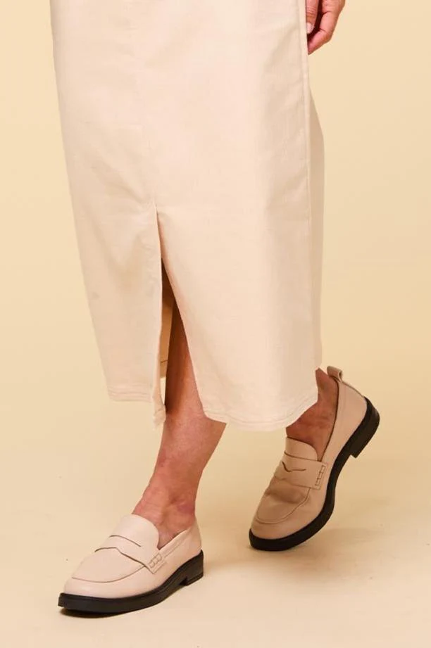 PAVEMENT Leather Loafers | Cream