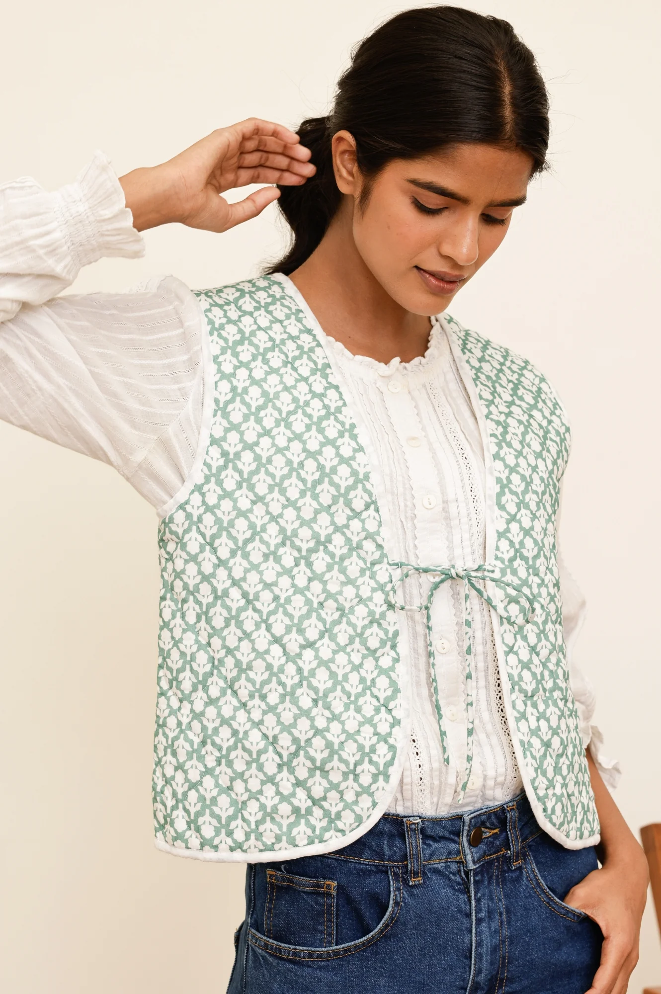 Arlo Quilted Organic Cotton Gilet | Flower Stamp Sage/White