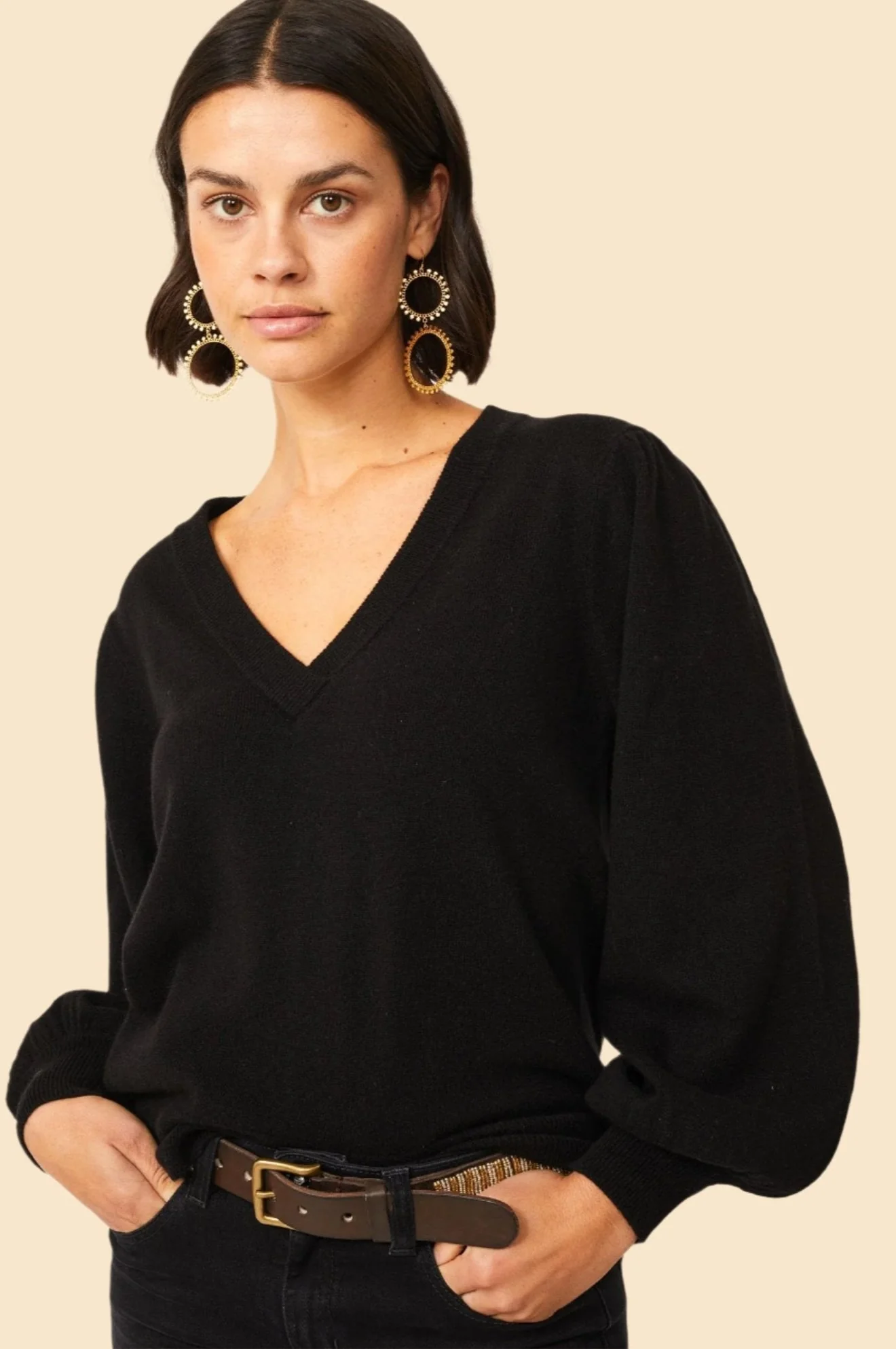 Merino Wool Cashmere Blend V-Neck Jumper | Black