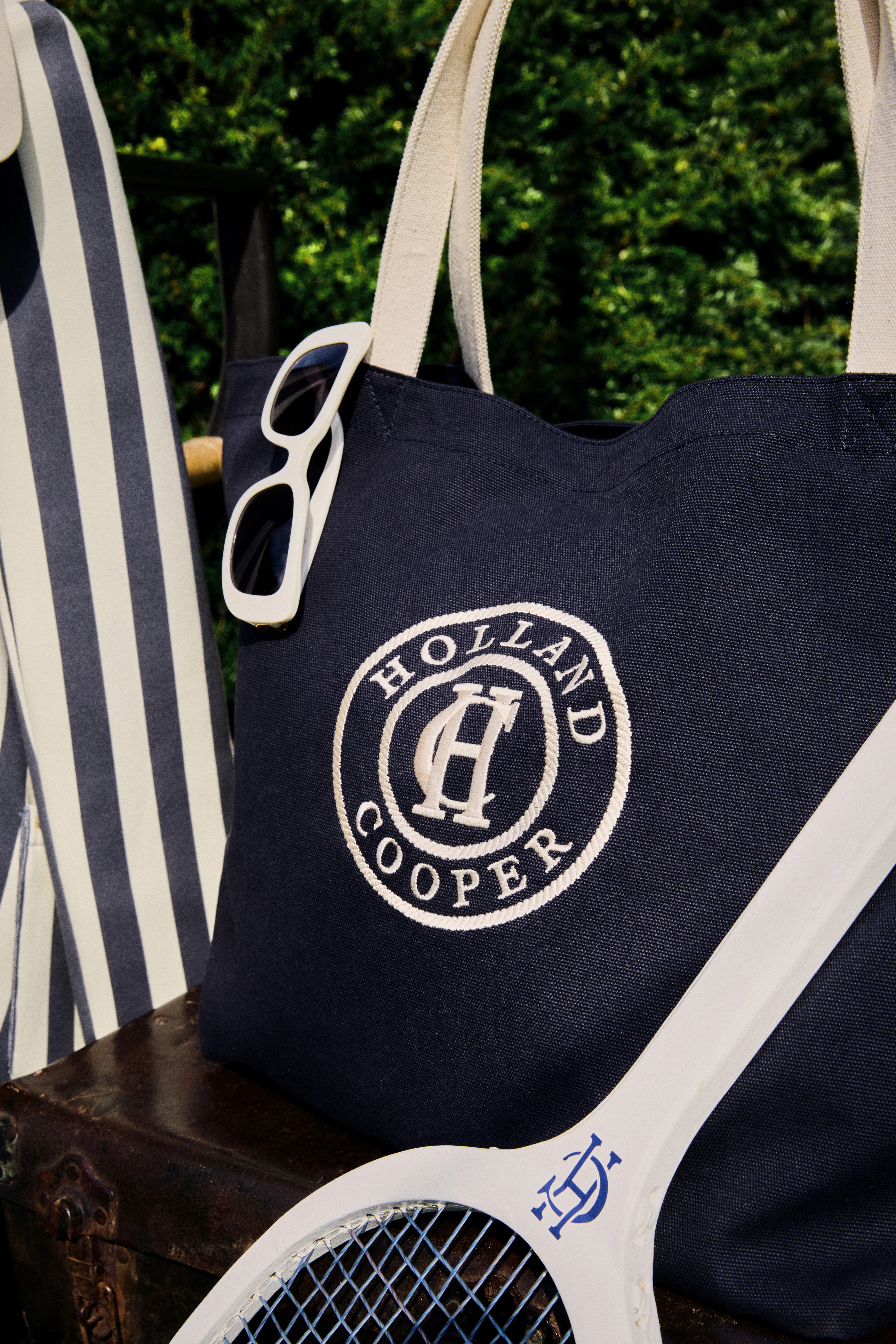 Classic Shopper (Navy Ecru)