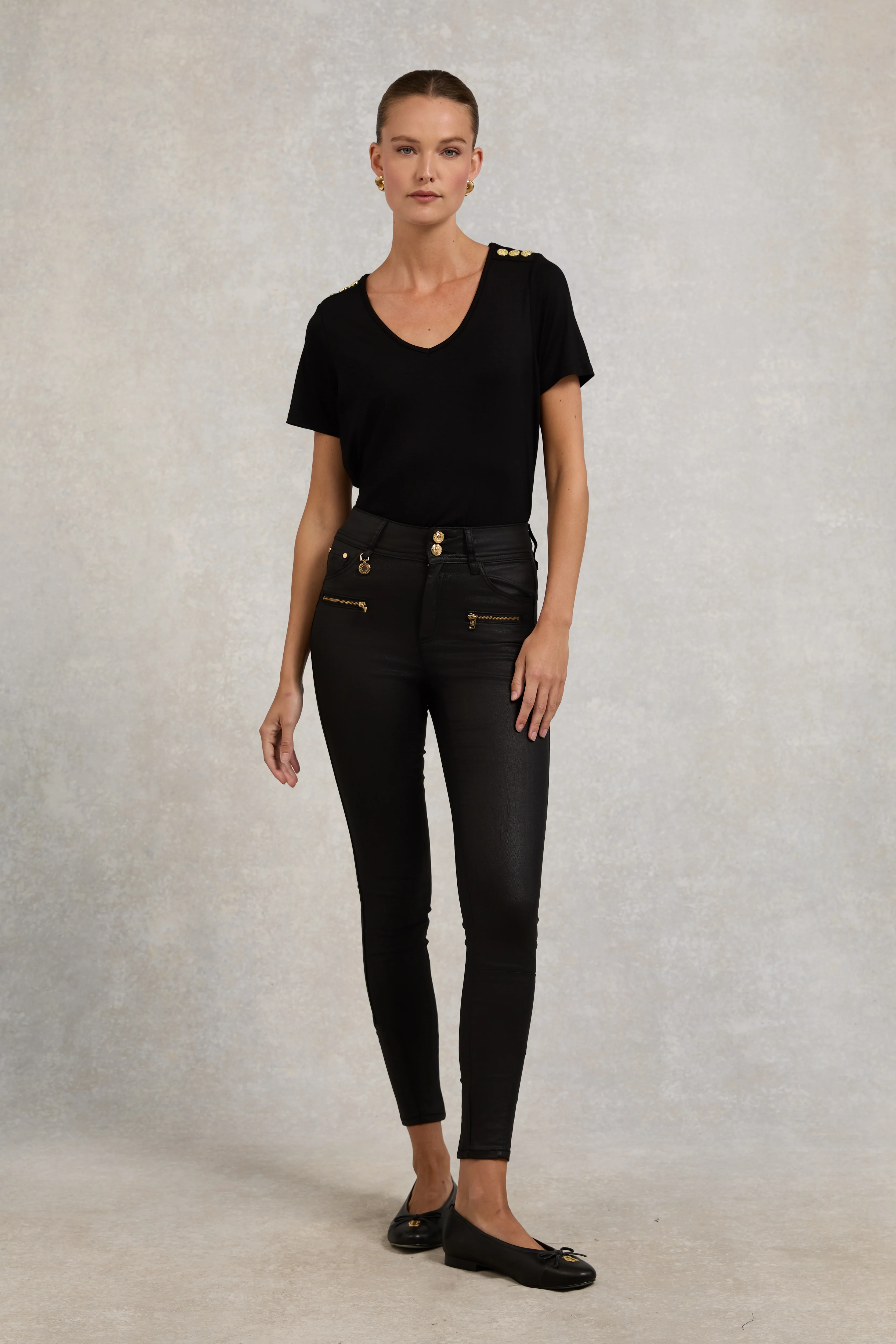 Relax Fit V-Neck Tee (Black)