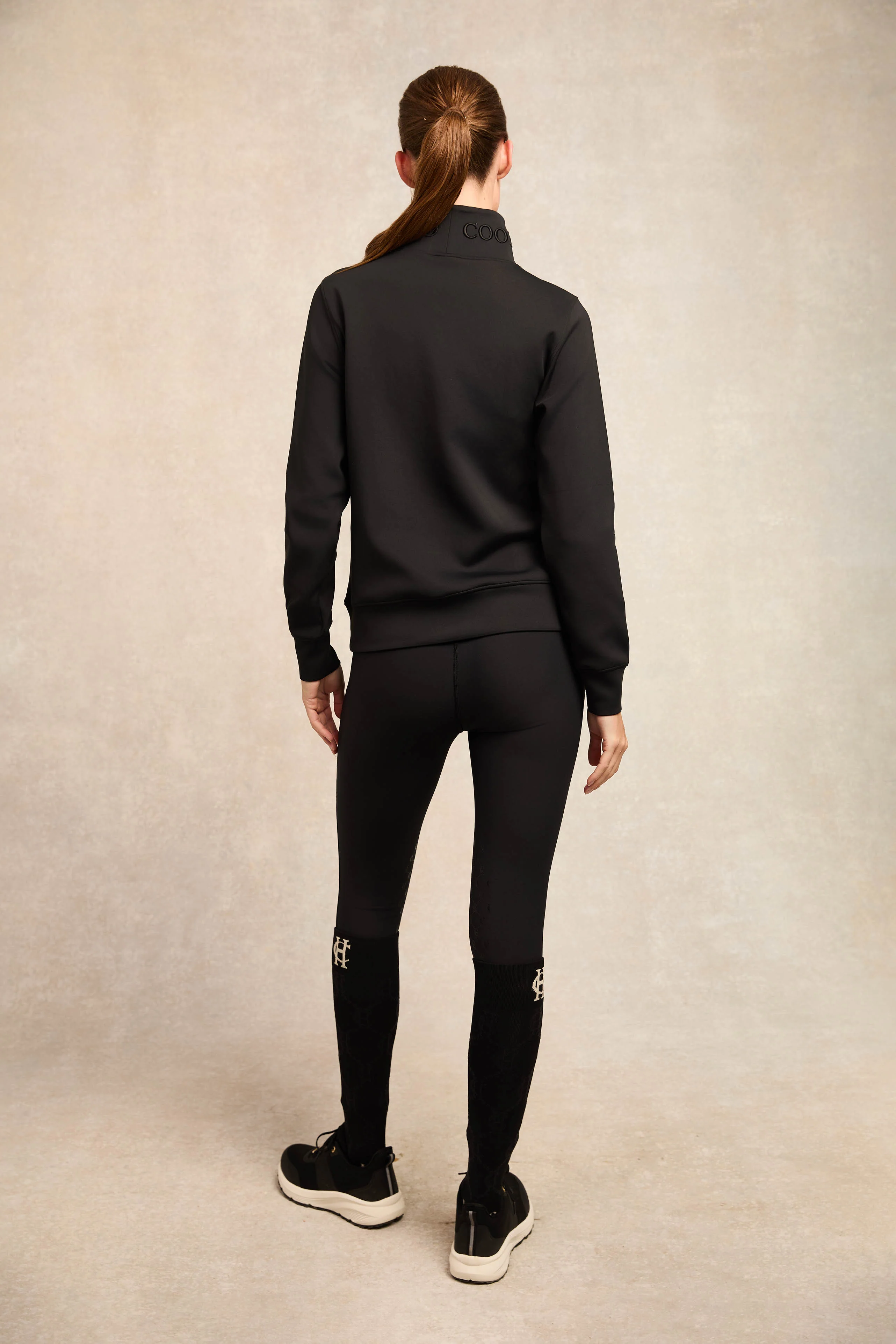 Training Funnel Sweat (Black)