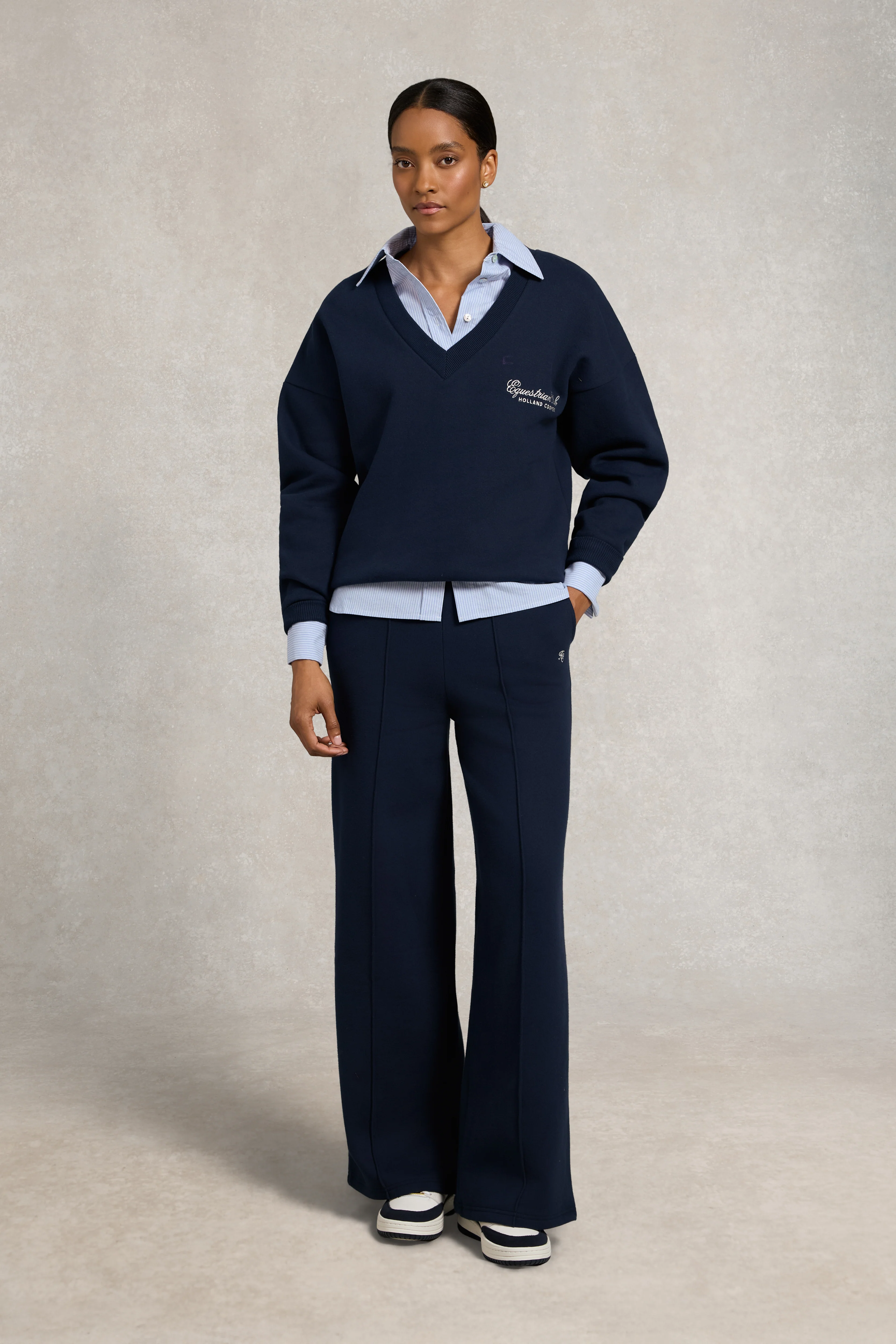 Relaxed Fit V-Neck Sweat (Ink Navy Ecru)