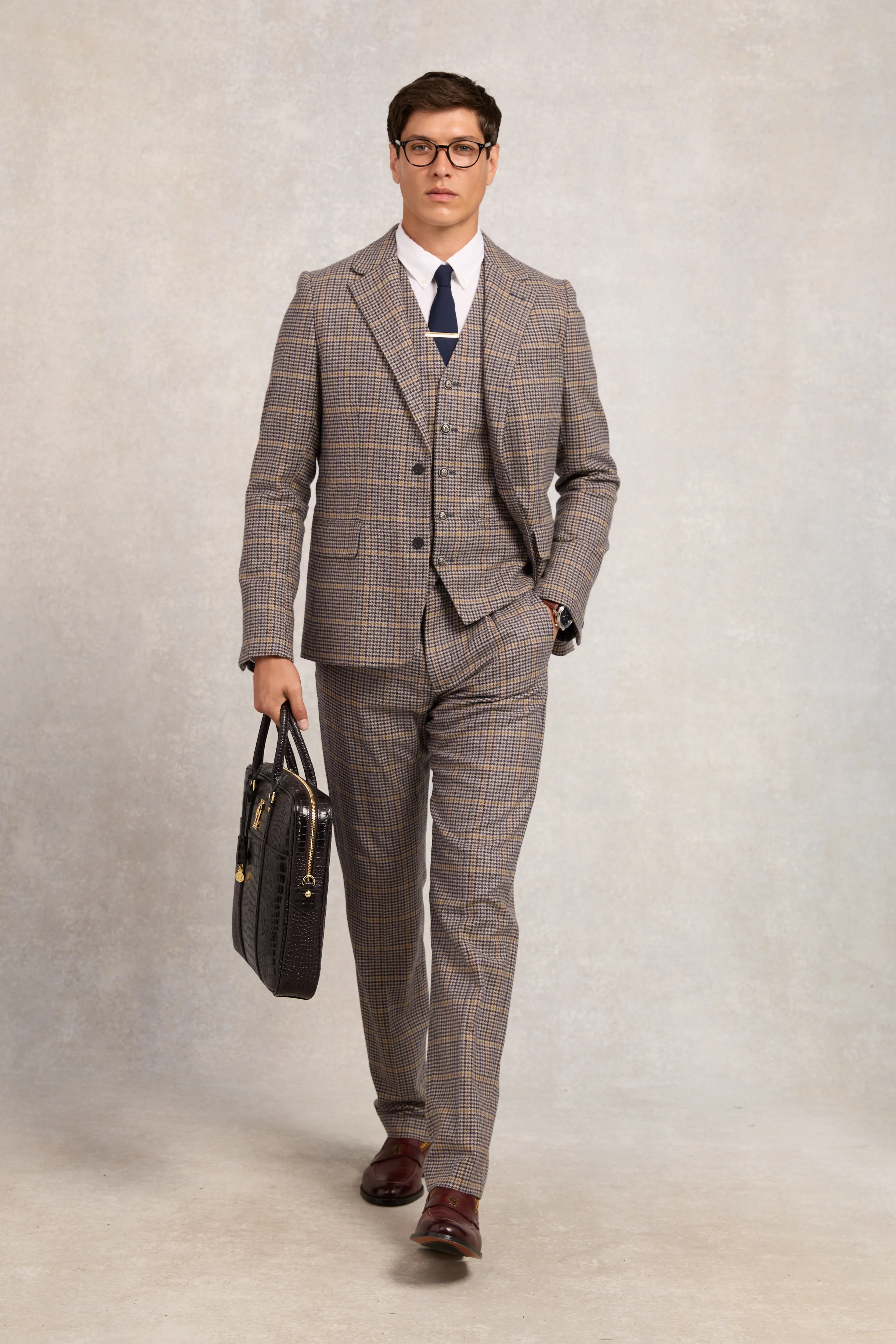 The Classic Trouser (Prince of Wales Navy)